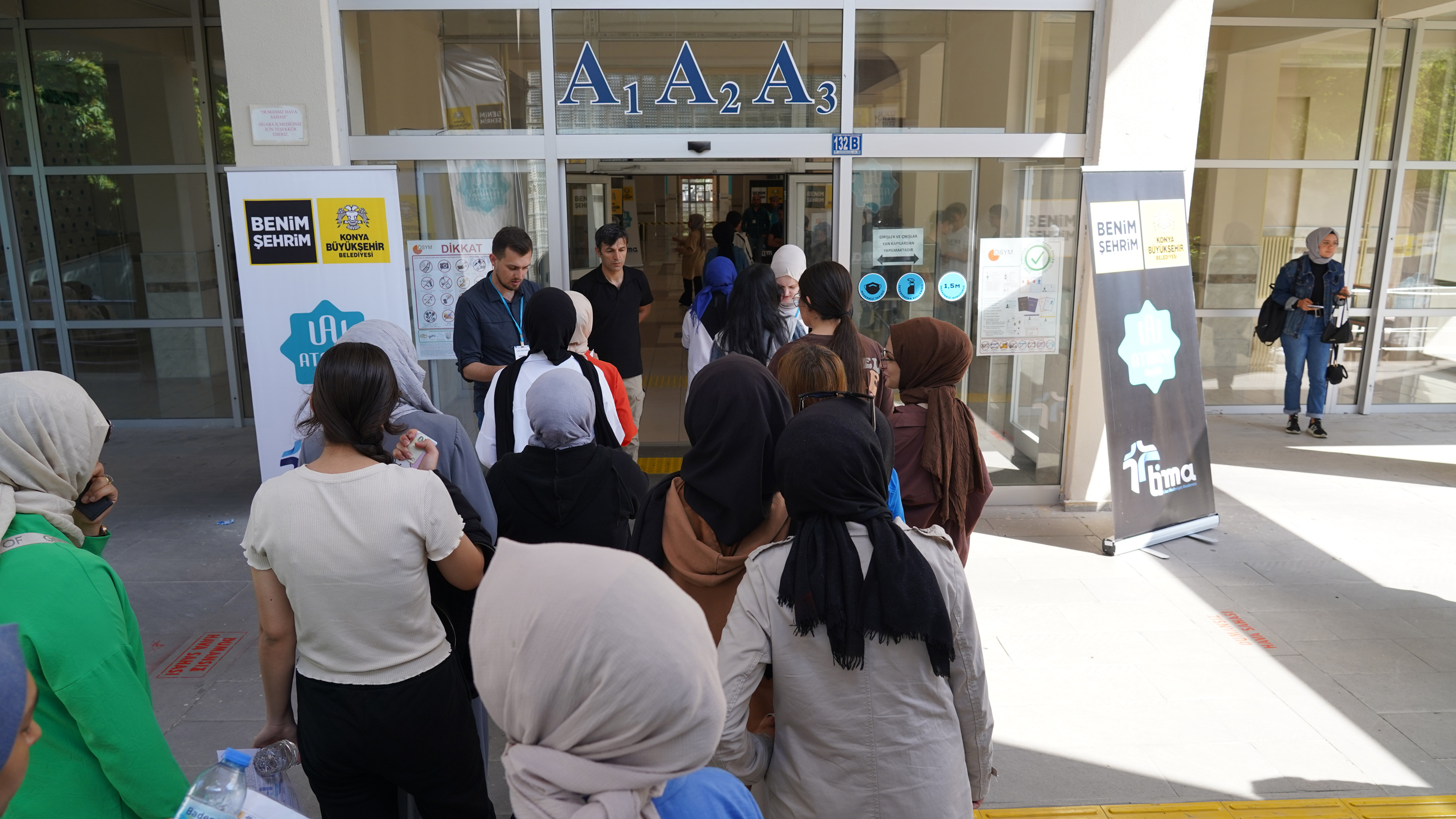LİSE MEDENİYET AKADEMİLERİ’NDEN ÜNİVERSİTE ADAYLARINA YKS PROVASI