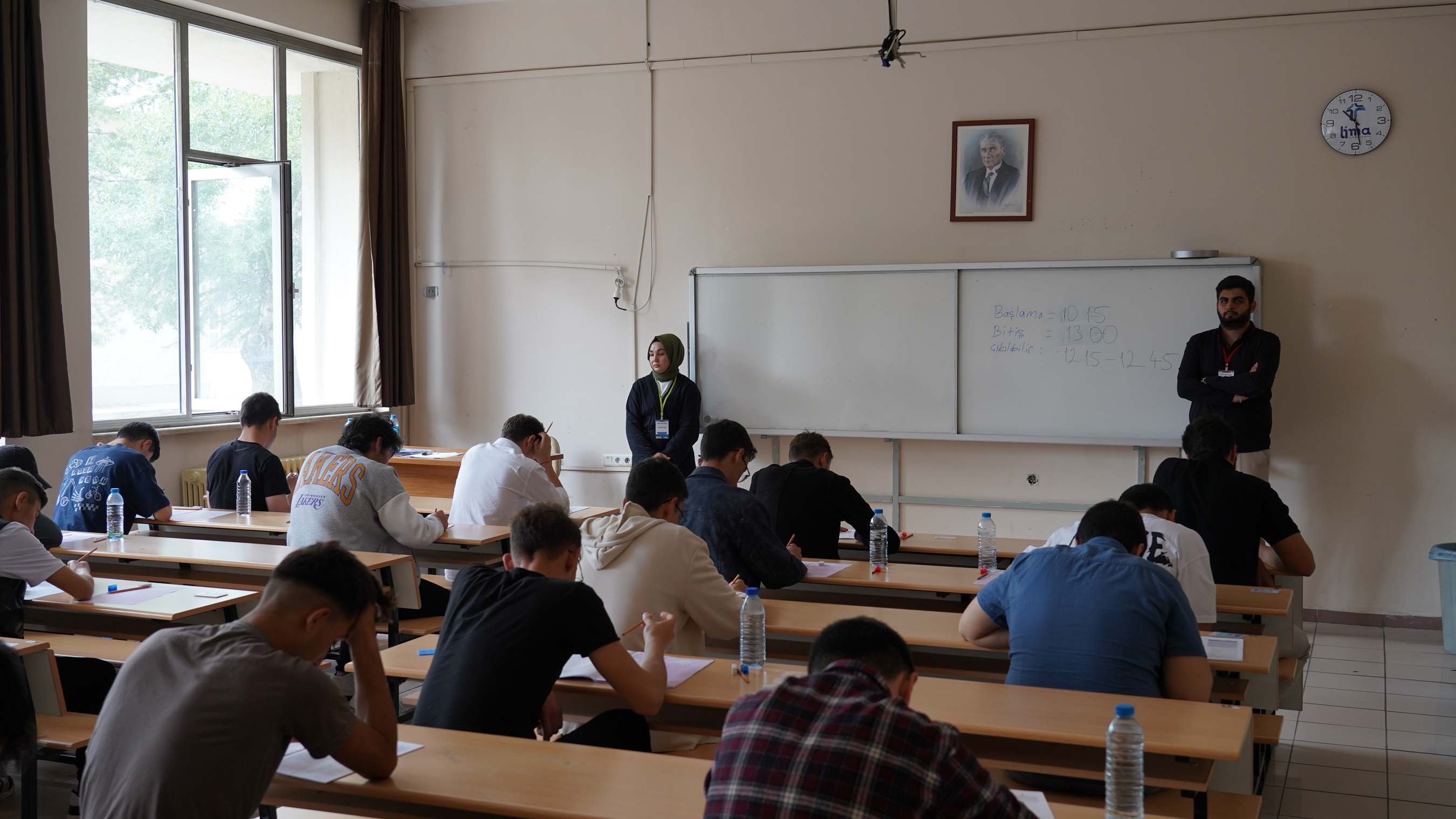 LİSE MEDENİYET AKADEMİLERİ’NDEN ÜNİVERSİTE ADAYLARINA YKS PROVASI