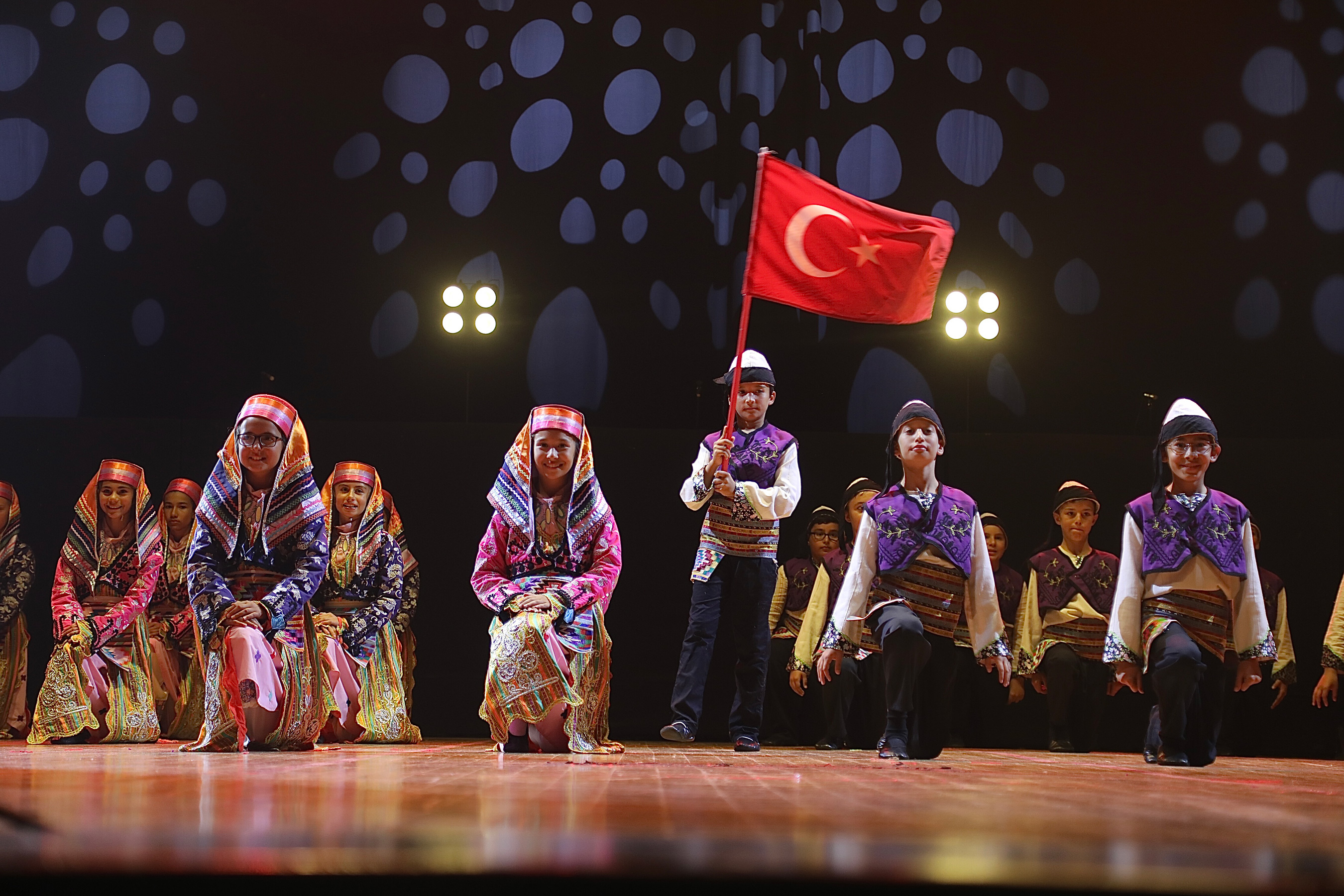 KONYA BÜYÜKŞEHİR HALK OYUNLARI LİGİ FİNALİ BÜYÜK HEYECANA SAHNE OLDU