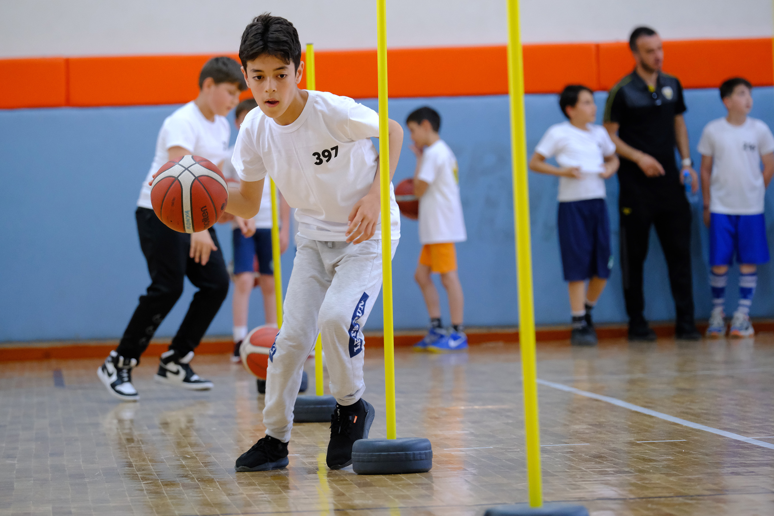 BÜYÜKŞEHİR BELEDİYESPOR ALTYAPI SEÇMELERİNDE YARINLARIN BASKETBOLCULARINI ARADI