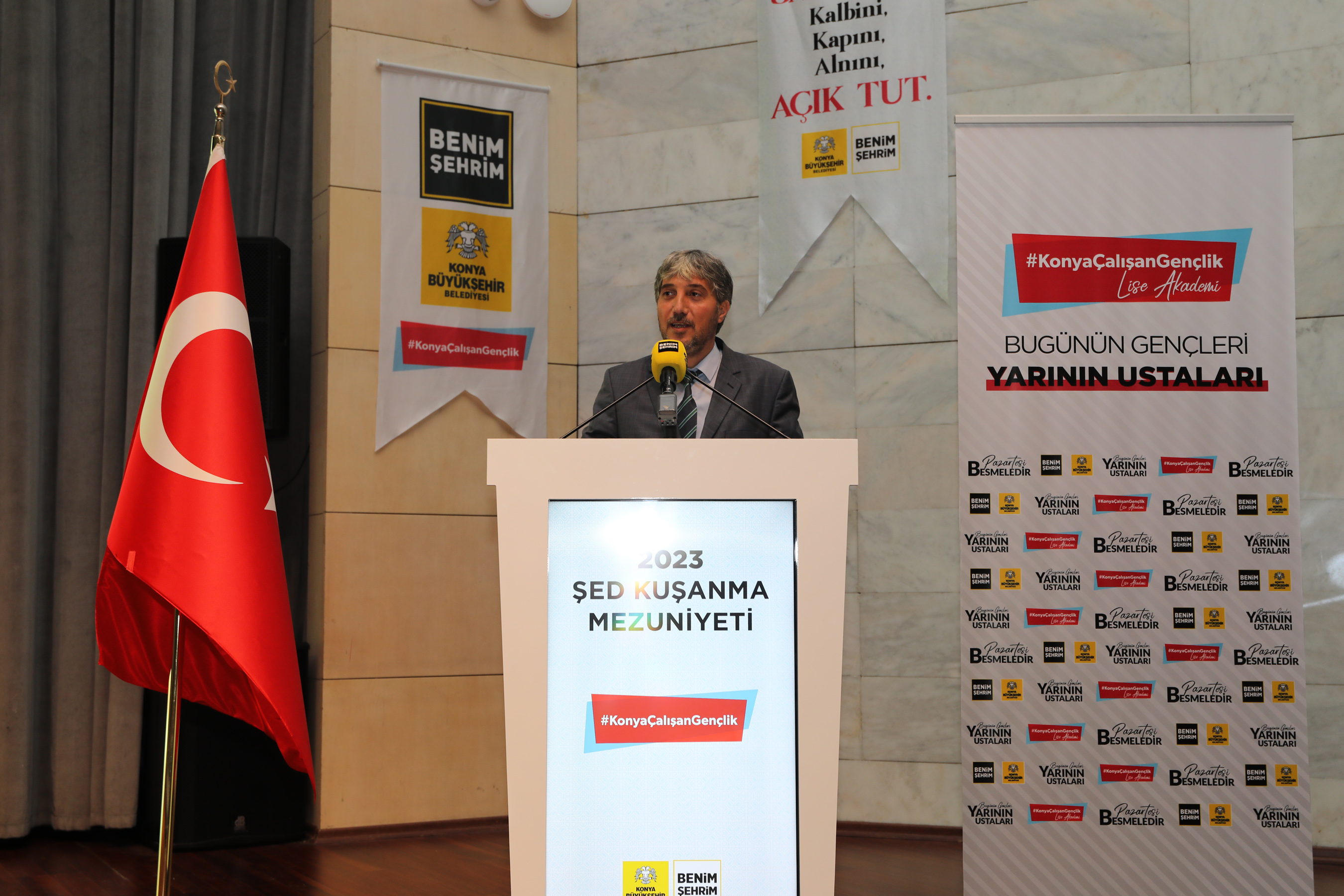 KONYA BÜYÜKŞEHİR BELEDİYESİ ÇALIŞAN GENÇLİK MECLİSİ’NDEN MEZUNİYET VE ŞED KUŞANMA TÖRENİ