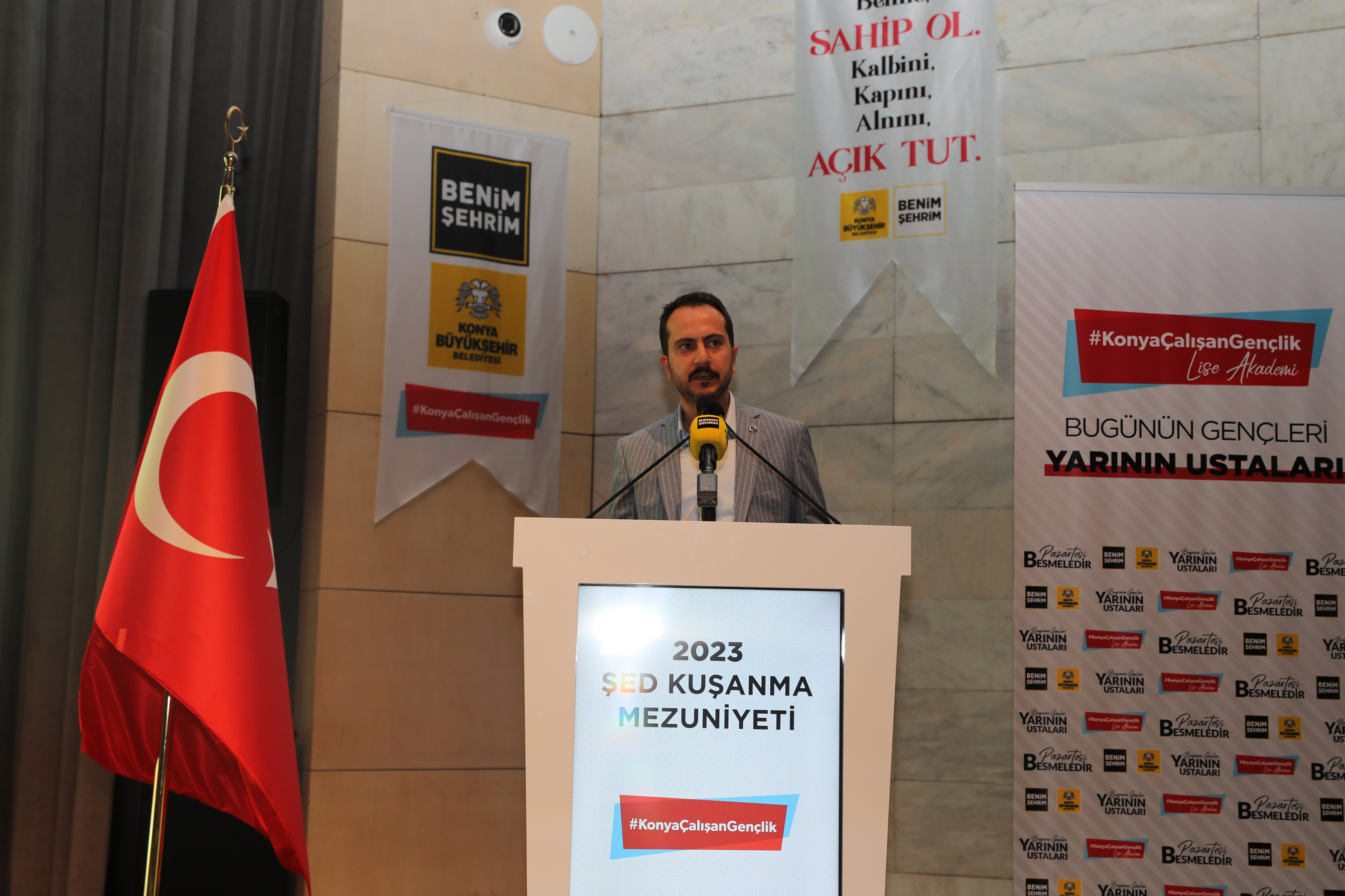 KONYA BÜYÜKŞEHİR BELEDİYESİ ÇALIŞAN GENÇLİK MECLİSİ’NDEN MEZUNİYET VE ŞED KUŞANMA TÖRENİ