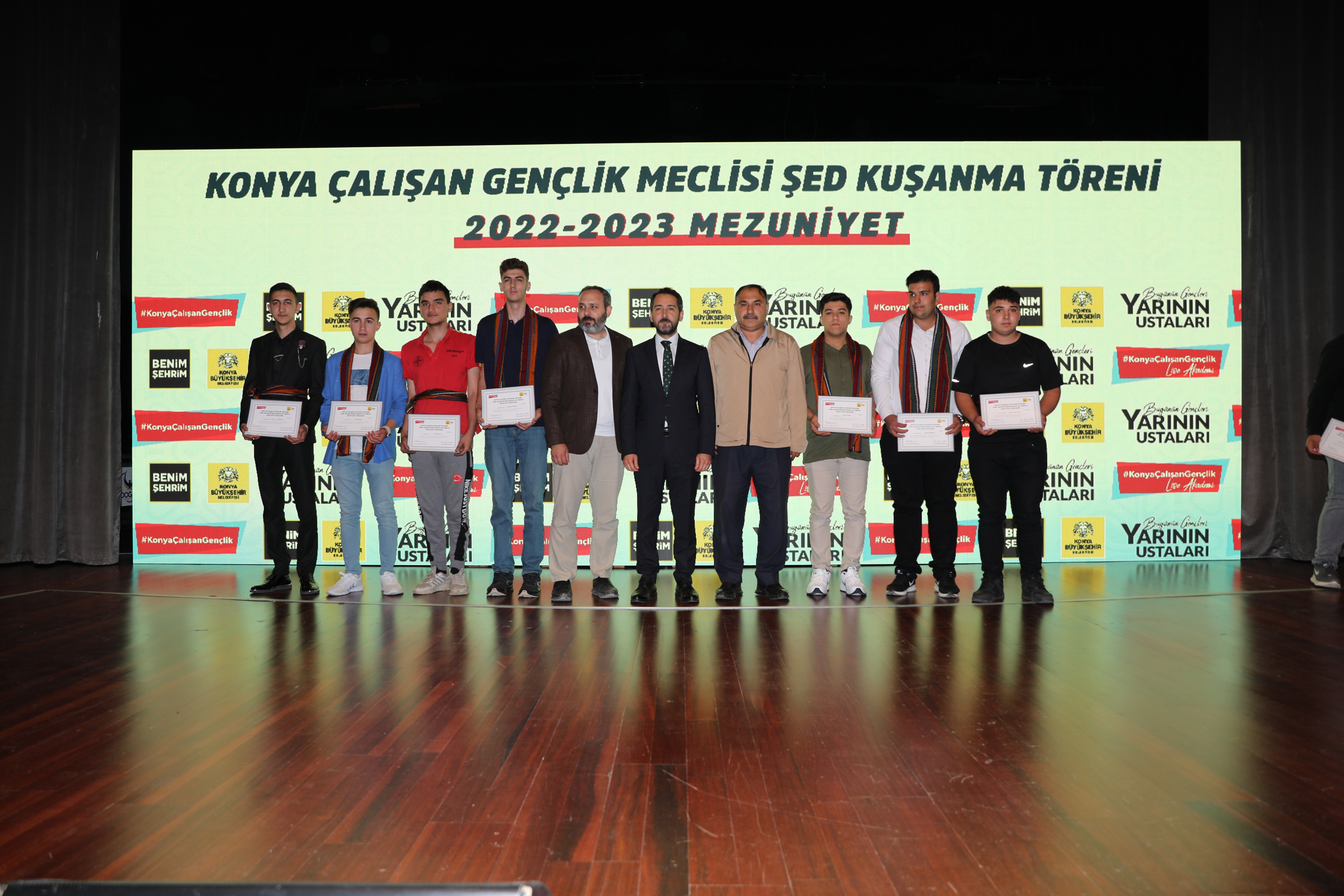 KONYA BÜYÜKŞEHİR BELEDİYESİ ÇALIŞAN GENÇLİK MECLİSİ’NDEN MEZUNİYET VE ŞED KUŞANMA TÖRENİ