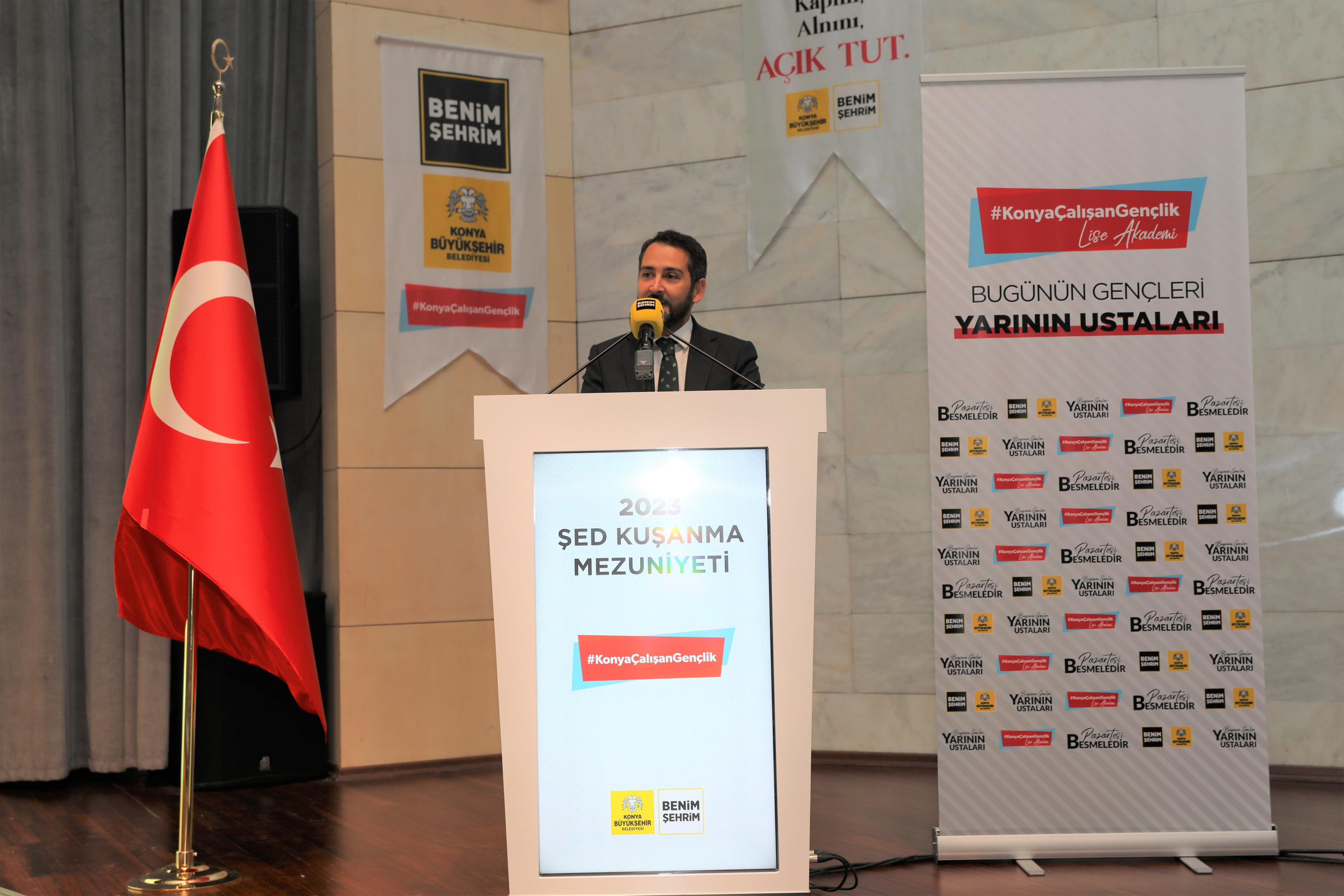 KONYA BÜYÜKŞEHİR BELEDİYESİ ÇALIŞAN GENÇLİK MECLİSİ’NDEN MEZUNİYET VE ŞED KUŞANMA TÖRENİ