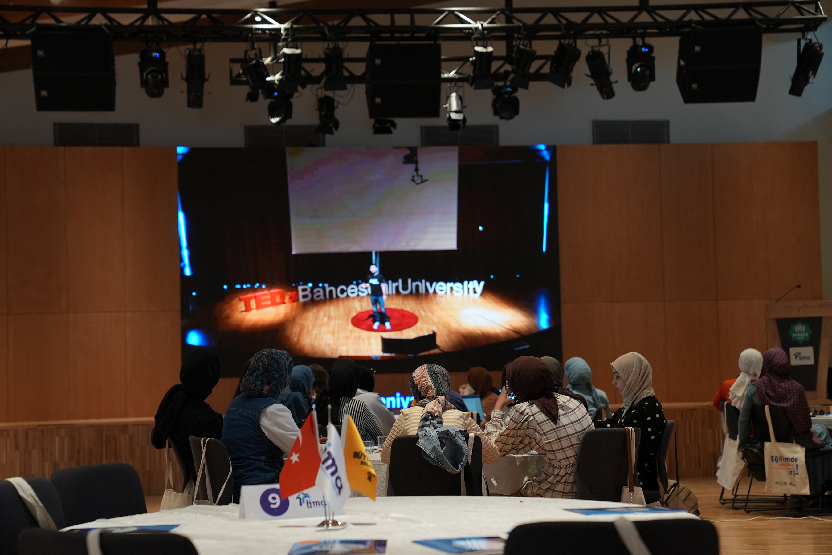 LİSE MEDENİYET AKADEMİLERİ EĞİTİM ÇALIŞTAYI DÜZENLEDİ