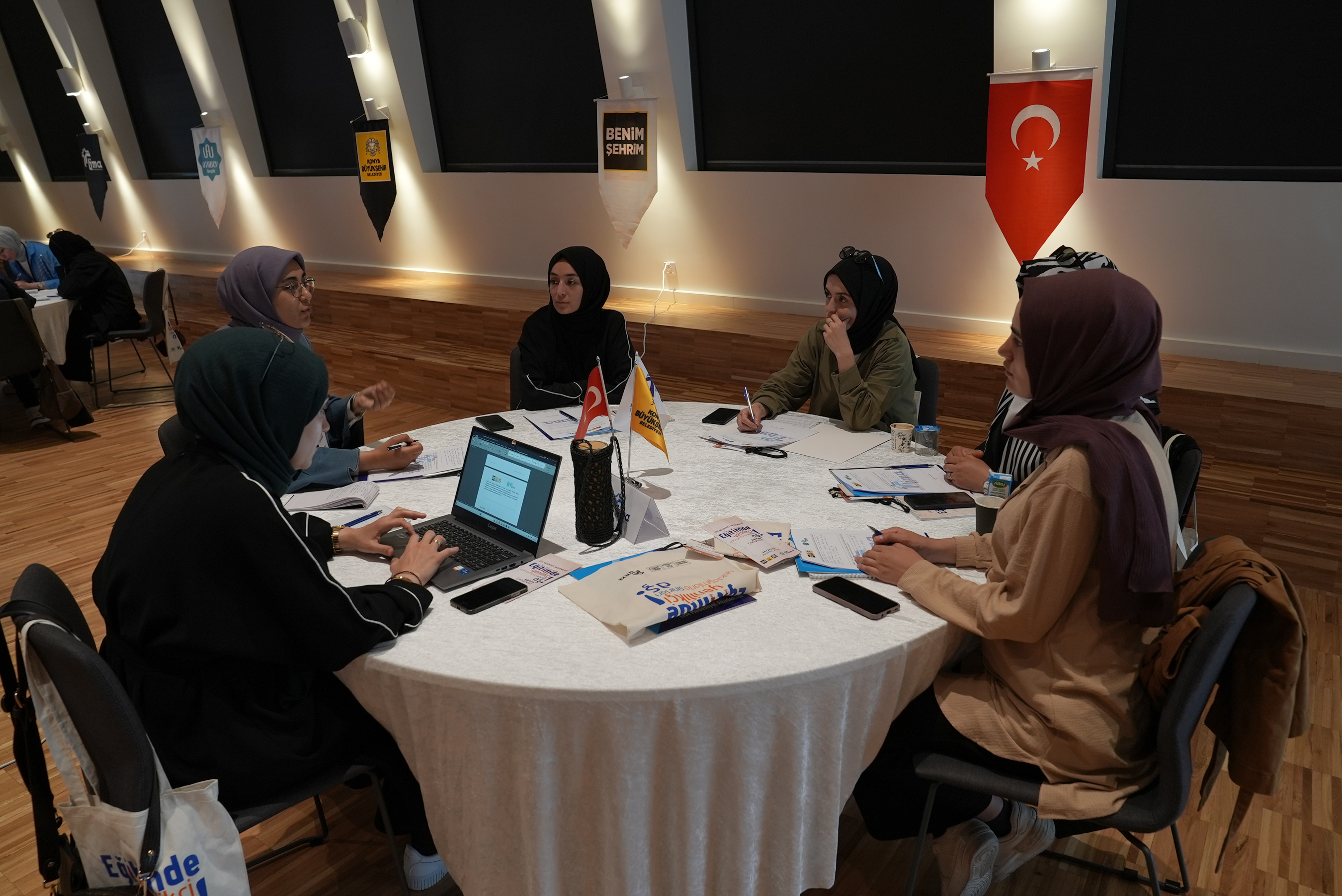 LİSE MEDENİYET AKADEMİLERİ EĞİTİM ÇALIŞTAYI DÜZENLEDİ