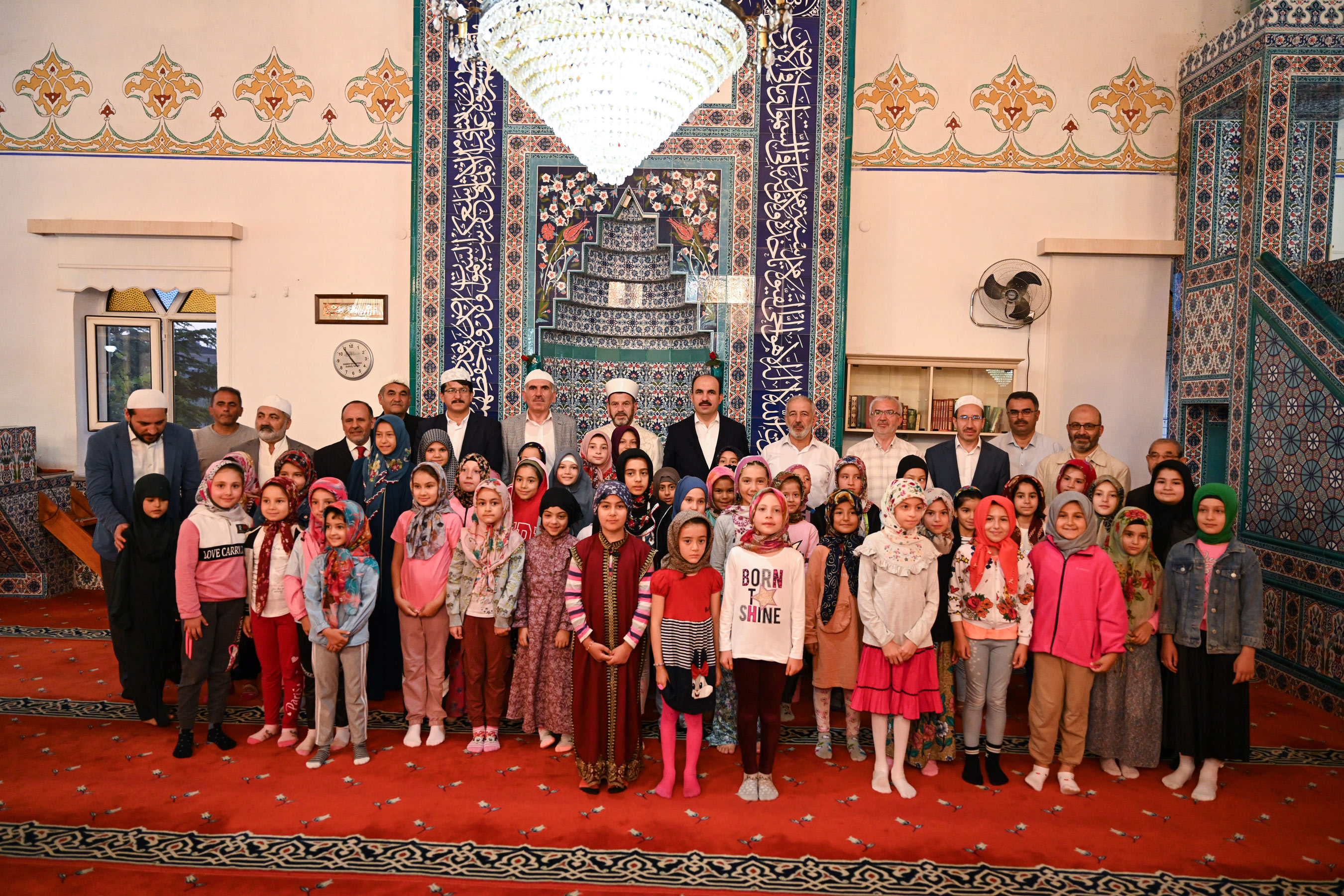 BAŞKAN ALTAY “GÜLE OYNAYA CAMİYE GEL PROJESİ”NDE ÇOCUKLARIN SABAH NAMAZI HEYECANINA ORTAK OLDU