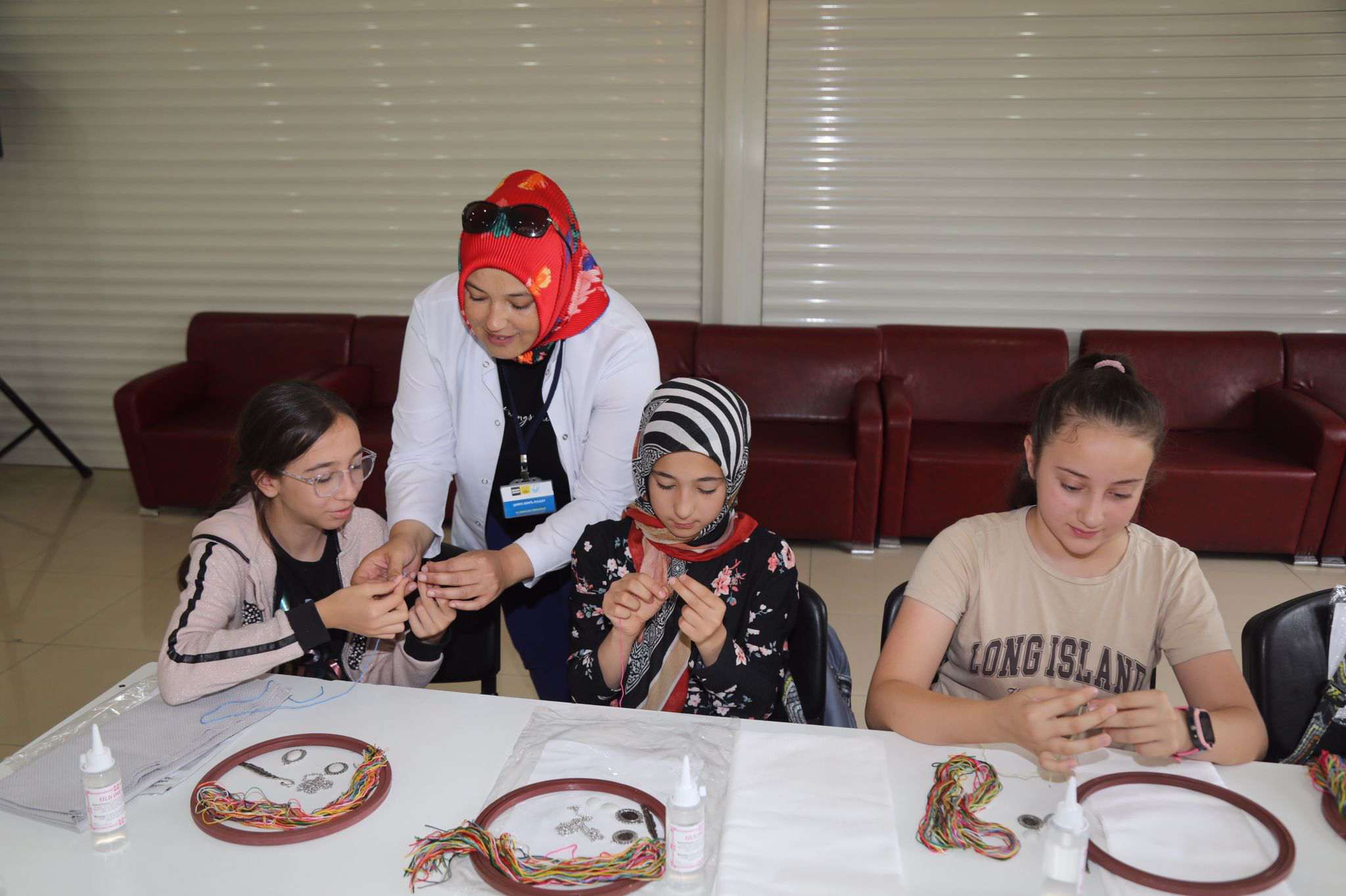 ÖĞRENCİLERİN DOLU DOLU BİR TATİL GEÇİRECEĞİ GENÇ KOMEK YAZ OKULU BAŞLADI