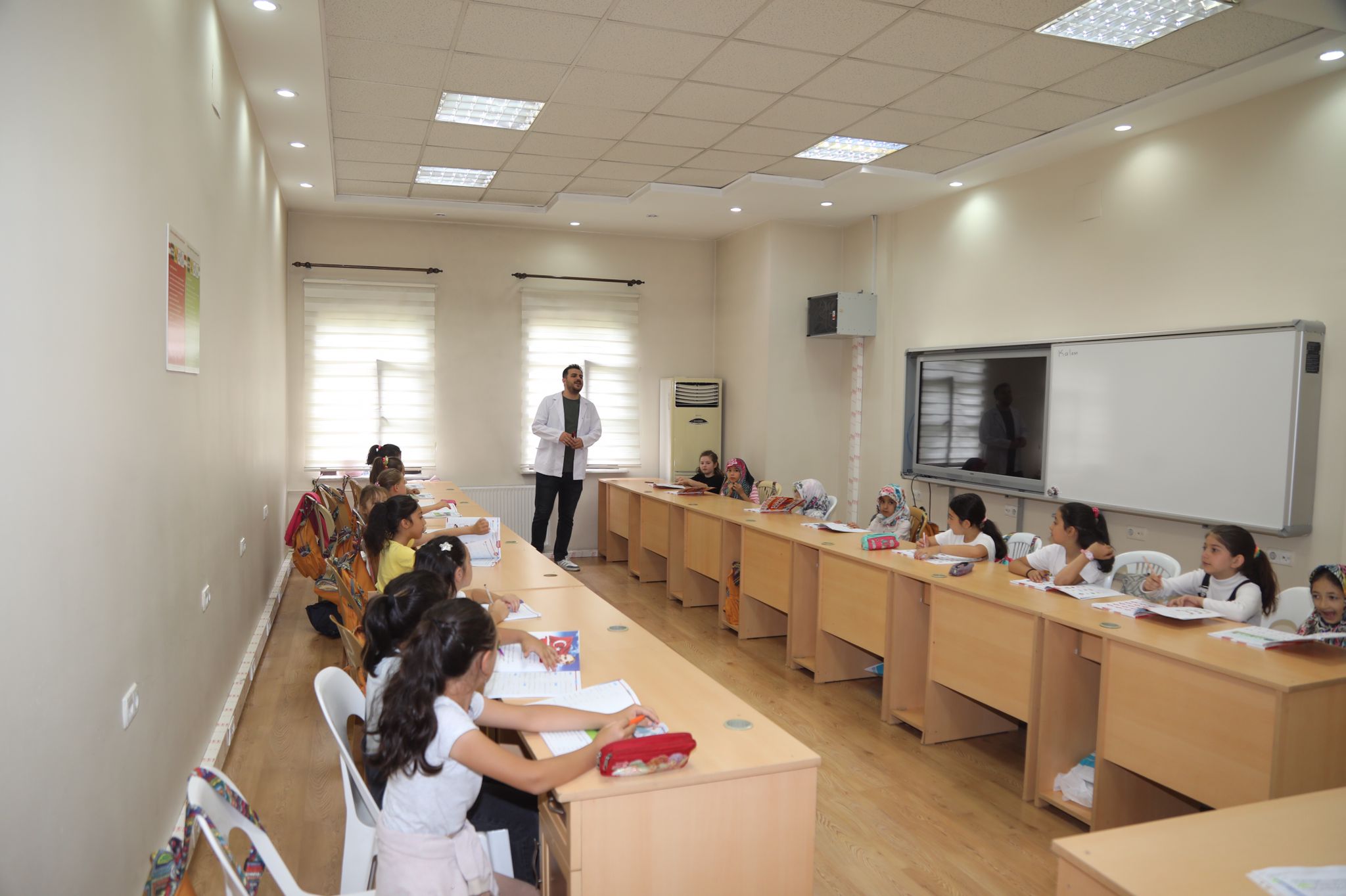 ÖĞRENCİLERİN DOLU DOLU BİR TATİL GEÇİRECEĞİ GENÇ KOMEK YAZ OKULU BAŞLADI