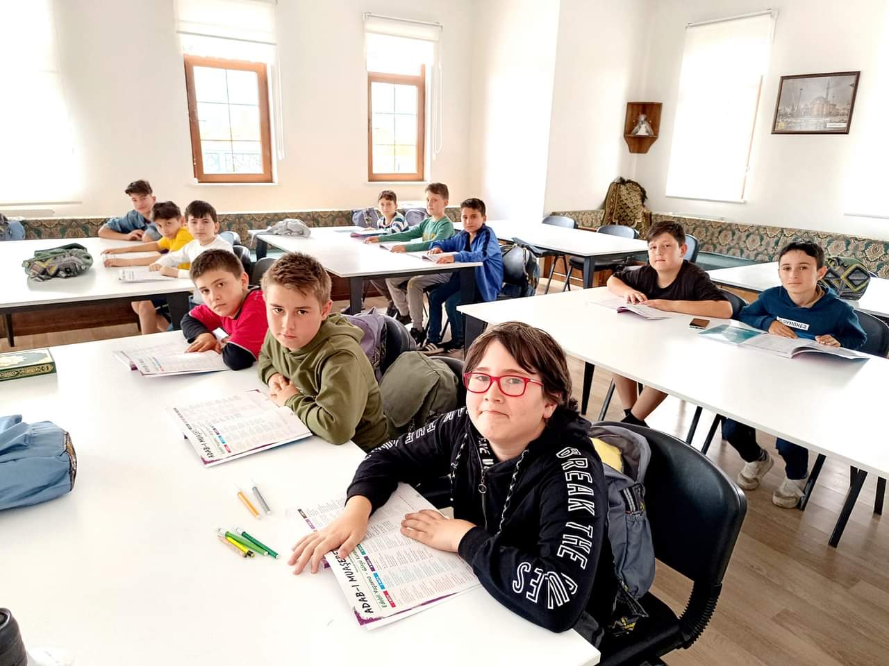 ÖĞRENCİLERİN DOLU DOLU BİR TATİL GEÇİRECEĞİ GENÇ KOMEK YAZ OKULU BAŞLADI