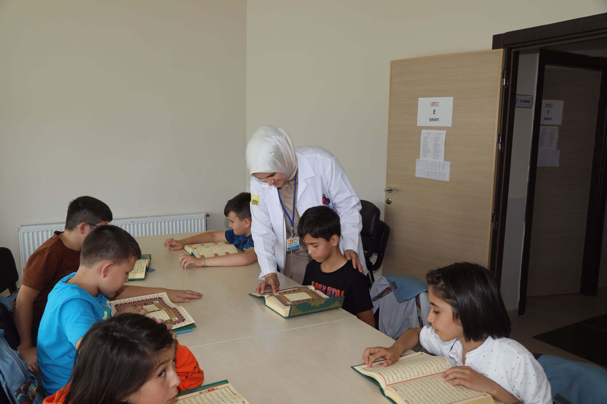 ÖĞRENCİLERİN DOLU DOLU BİR TATİL GEÇİRECEĞİ GENÇ KOMEK YAZ OKULU BAŞLADI