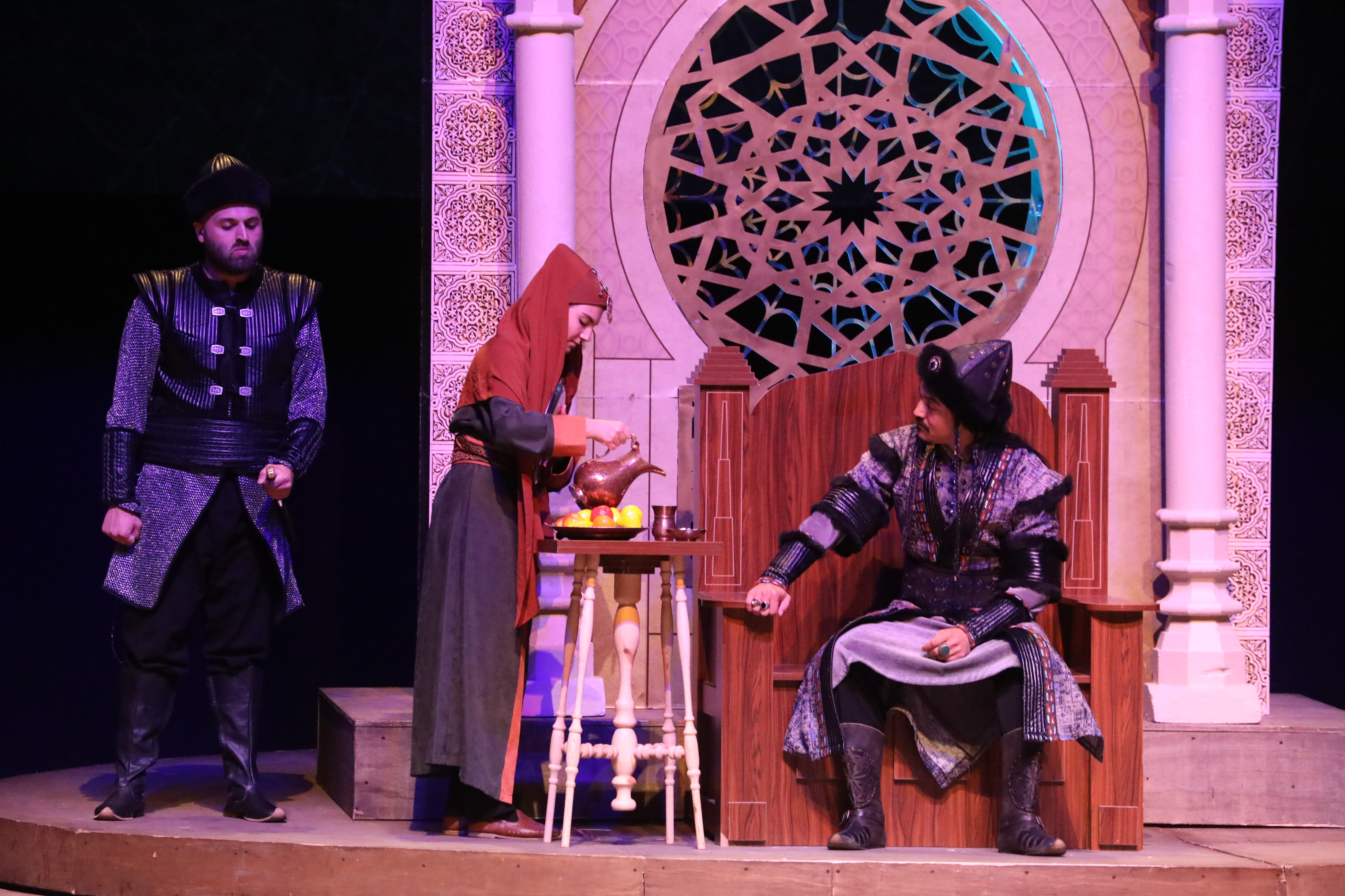 KONYA ŞEHİR TİYATROSU, “NİZAMÜLMÜLK” OYUNUNU 15 TEMMUZ’A ÖZEL SAHNELEDİ