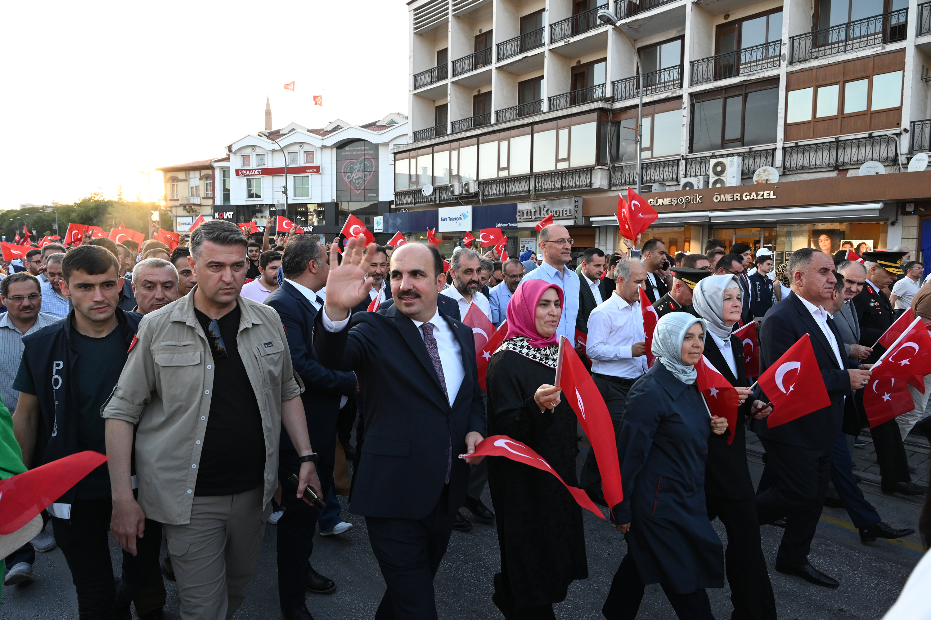 BAŞKAN ALTAY: “BU TOPRAKLARIN ESARETE MAHKUM EDİLEMEYECEĞİNİ BÜTÜN CİHANA 15 TEMMUZ’DA YENİDEN İSPAT ETTİK”