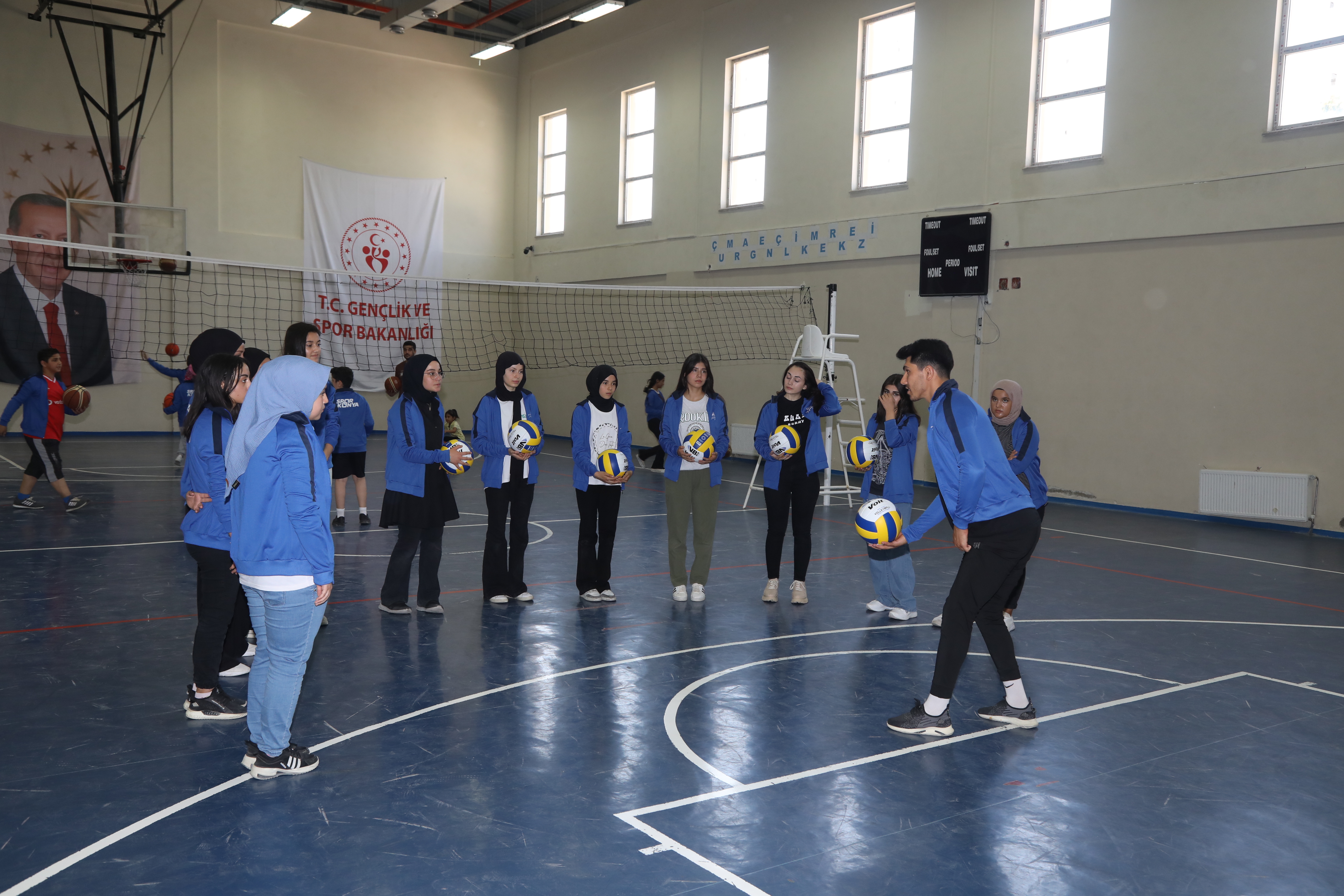 BAŞKAN ALTAY: “28 İLÇEMİZDEKİ YAZ SPOR OKULLARINA KATILAN ÖĞRENCİLERİMİZE BAŞARILAR DİLİYORUM”