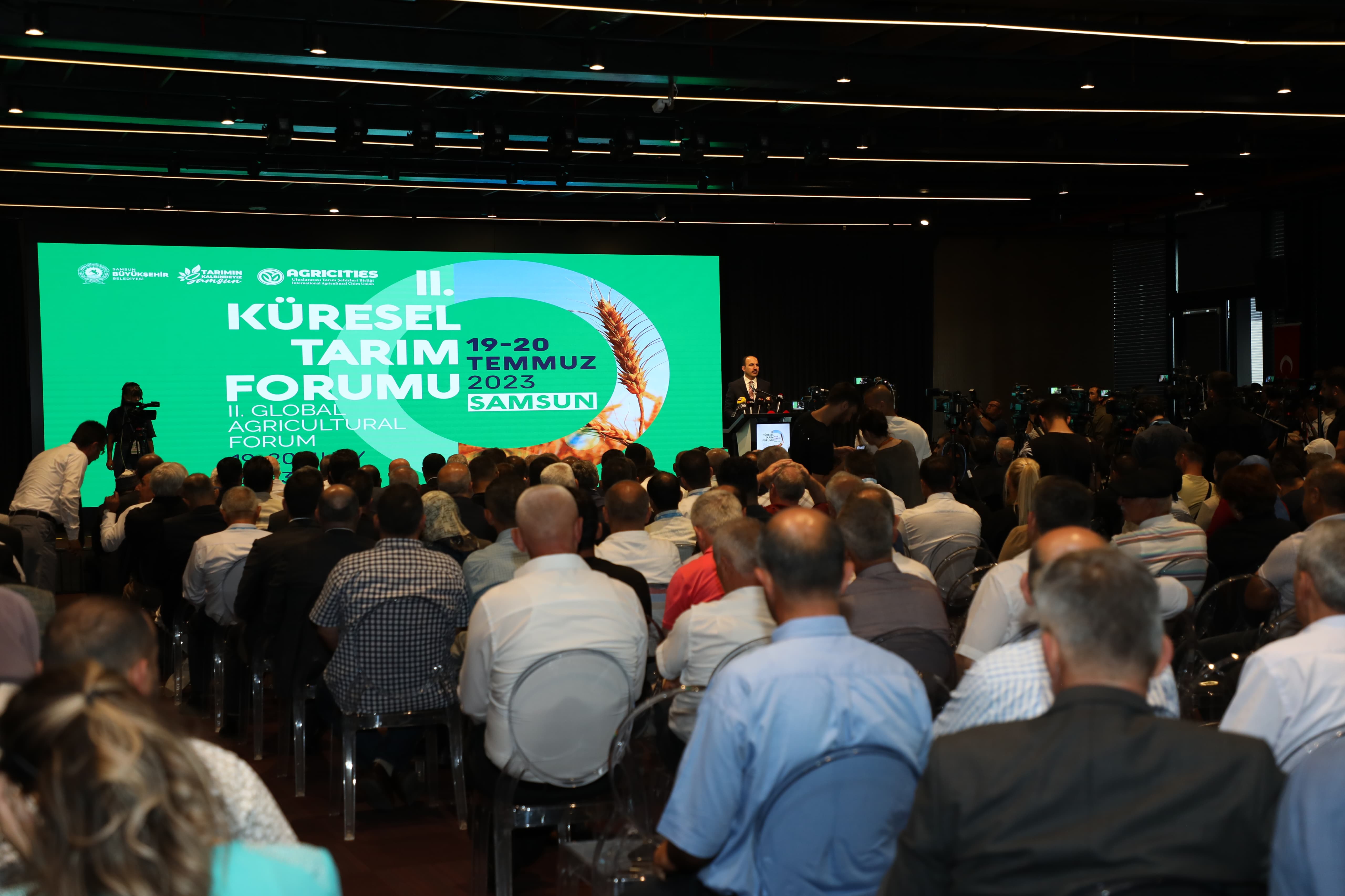 BAKAN YUMAKLI: “AGRICITIES GİBİ BİR ORGANİZASYONLA TARIMA VE KIRSAL KALKINMAYA YER VERİLMESİ GURUR VERİCİ”