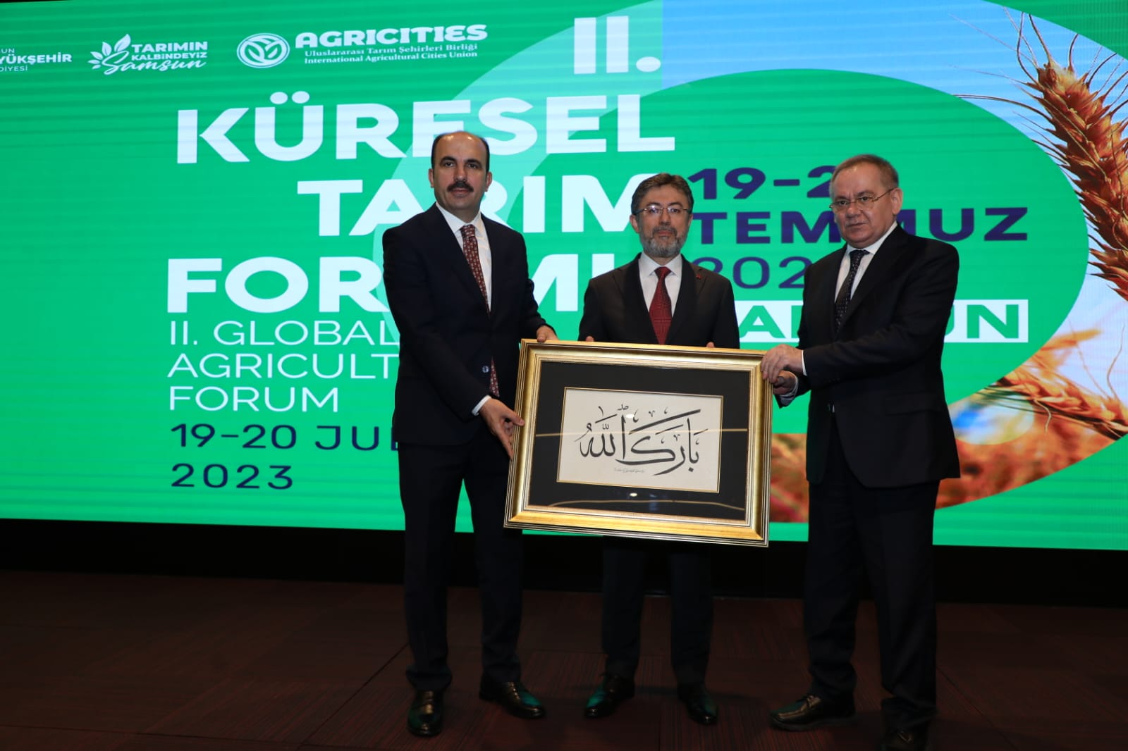 BAKAN YUMAKLI: “AGRICITIES GİBİ BİR ORGANİZASYONLA TARIMA VE KIRSAL KALKINMAYA YER VERİLMESİ GURUR VERİCİ”