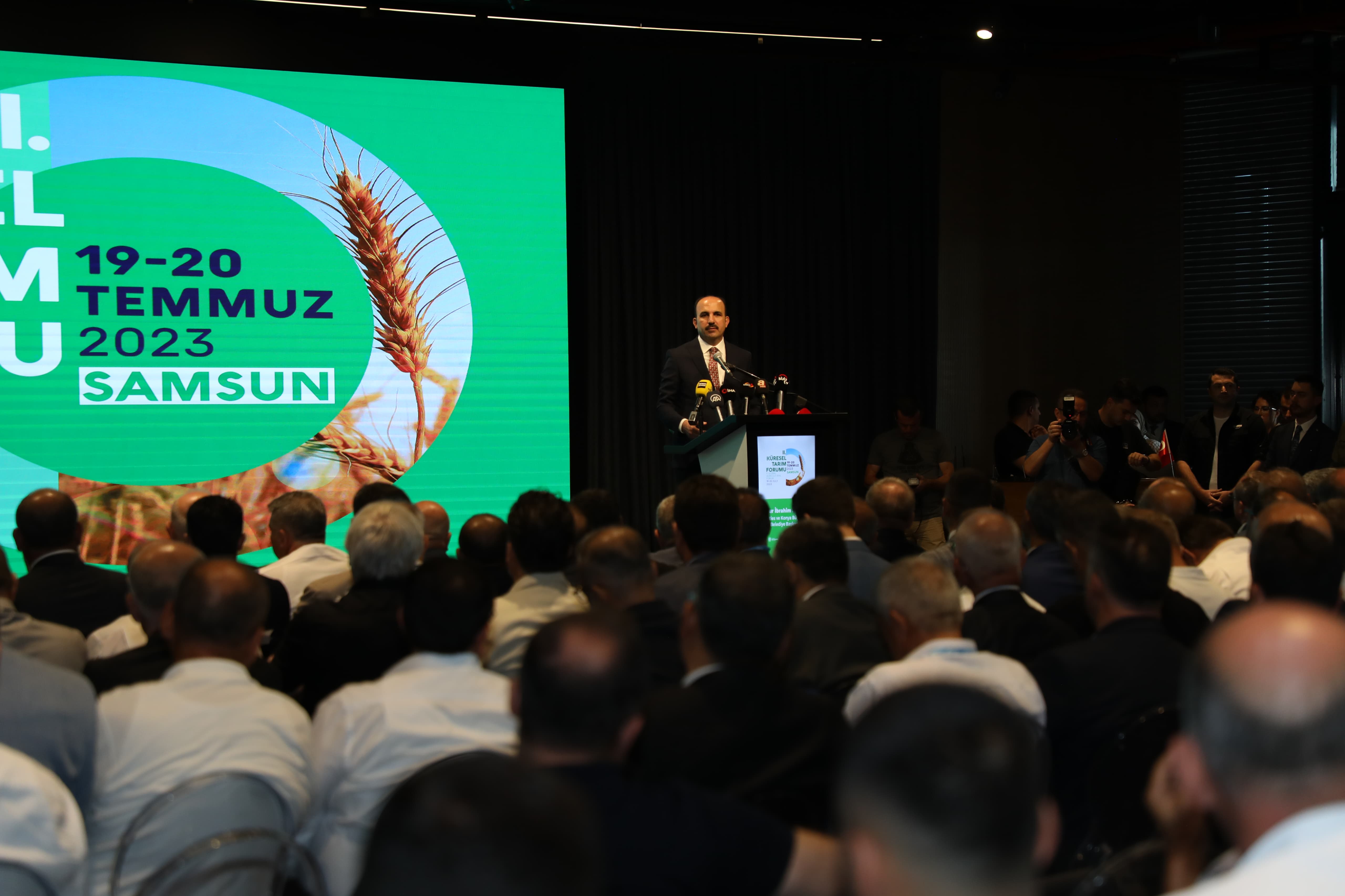 BAKAN YUMAKLI: “AGRICITIES GİBİ BİR ORGANİZASYONLA TARIMA VE KIRSAL KALKINMAYA YER VERİLMESİ GURUR VERİCİ”