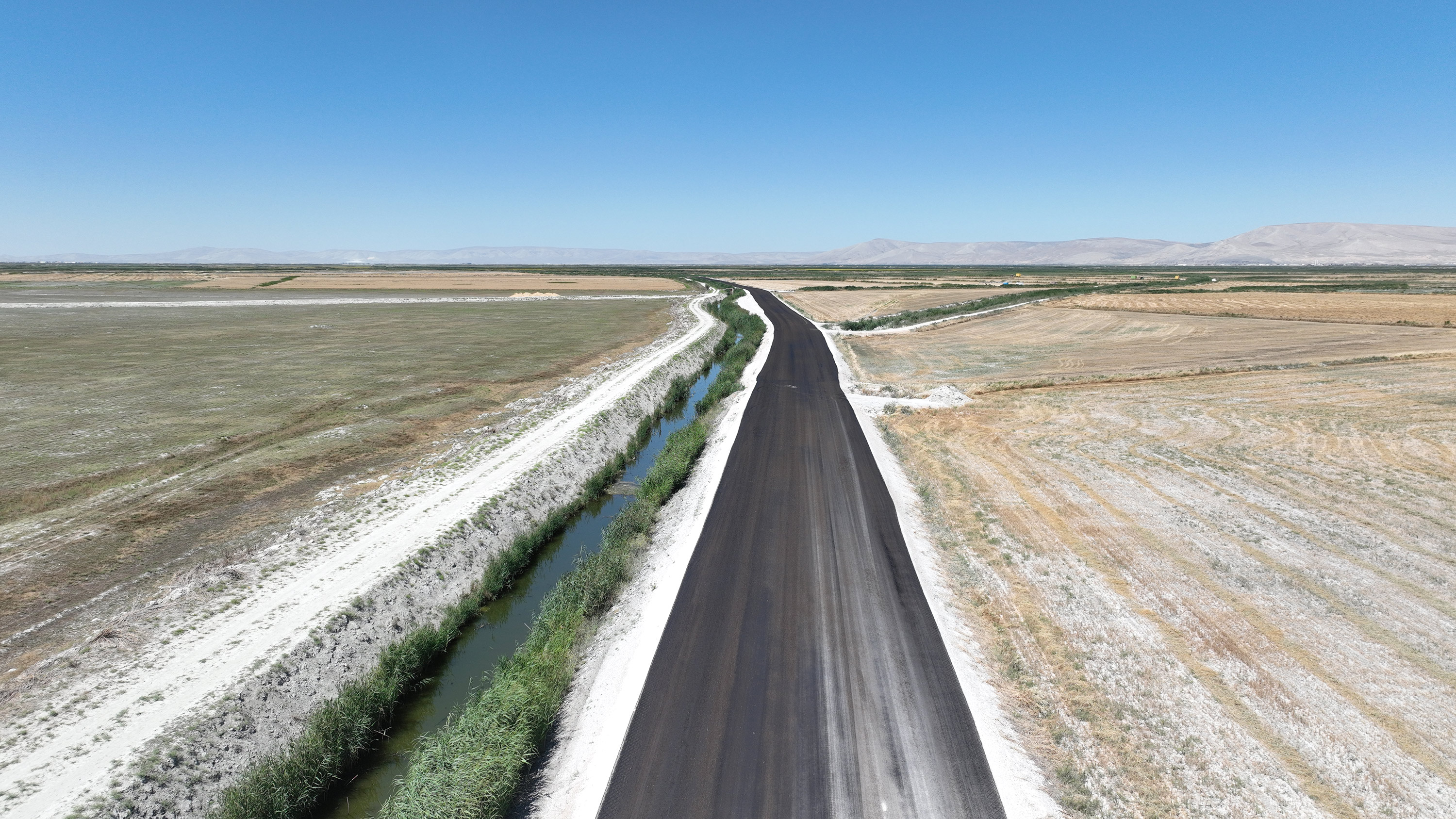 KONYA BÜYÜKŞEHİR 7,5 KM’LİK SAKYATAN-KARAKAYA YOLUNDA STANDARDI YÜKSELTİYOR