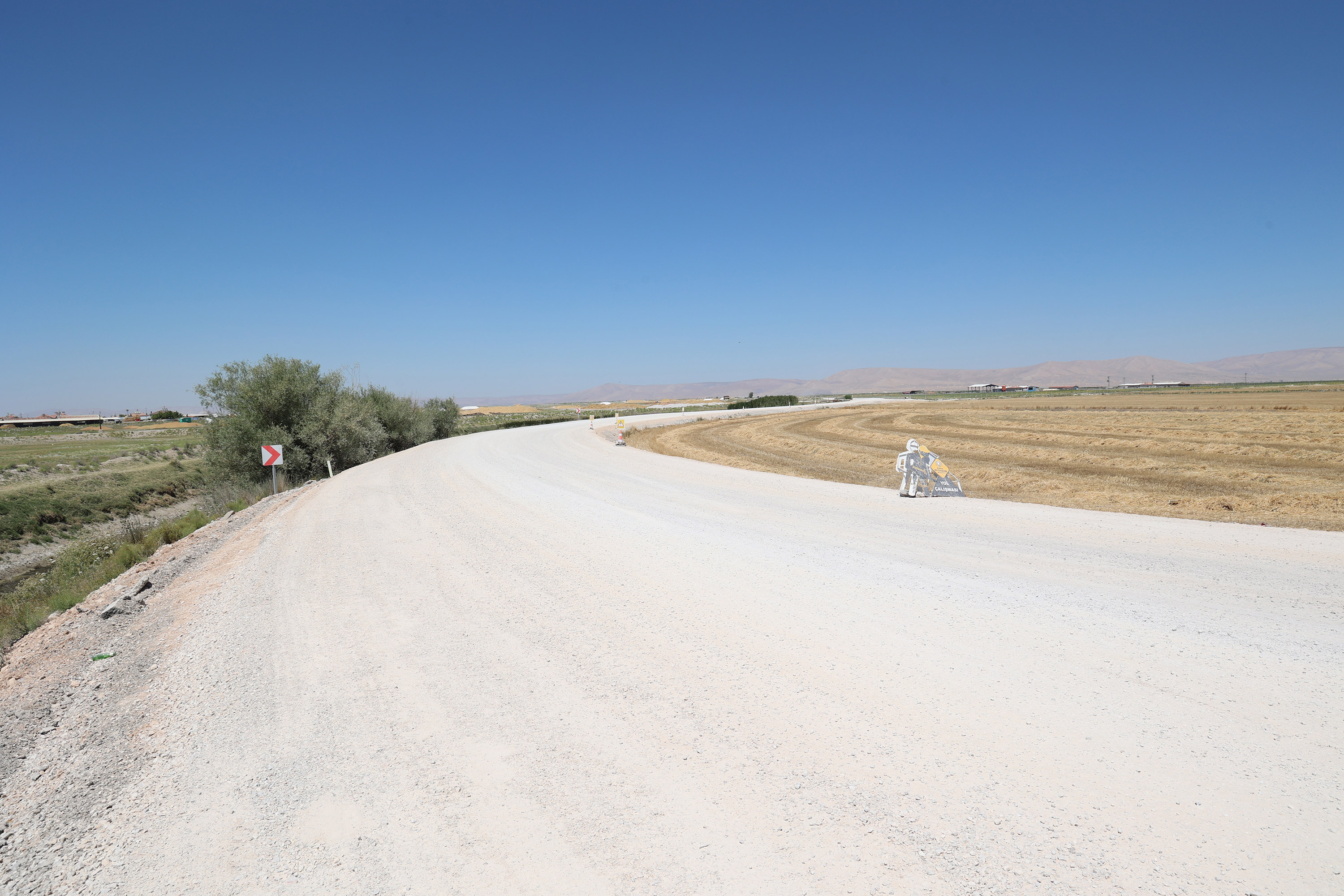 KONYA BÜYÜKŞEHİR 7,5 KM’LİK SAKYATAN-KARAKAYA YOLUNDA STANDARDI YÜKSELTİYOR