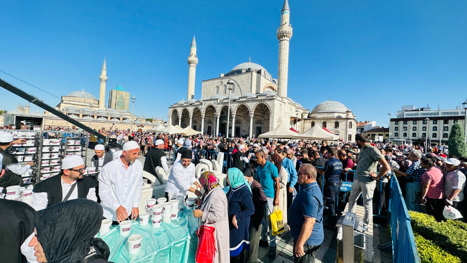 KONYA’DA AŞURE GELENEĞİ “HUZUR-I PİR’DE AŞURE” PROGRAMIYLA YAŞATILDI