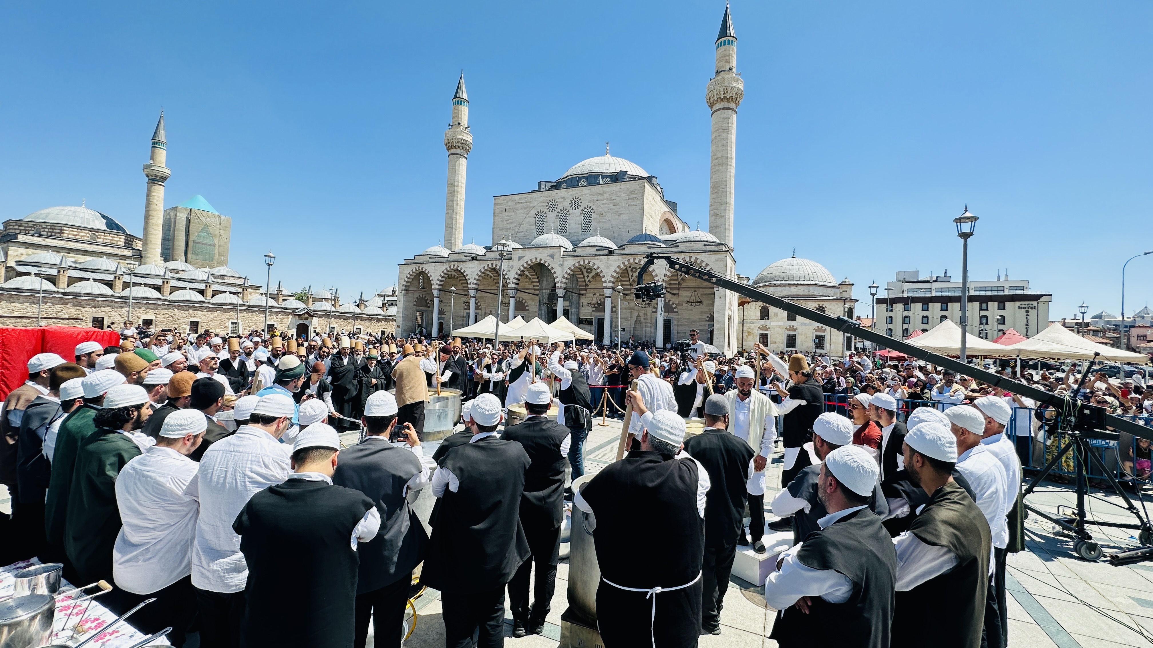 KONYA’DA AŞURE GELENEĞİ “HUZUR-I PİR’DE AŞURE” PROGRAMIYLA YAŞATILDI