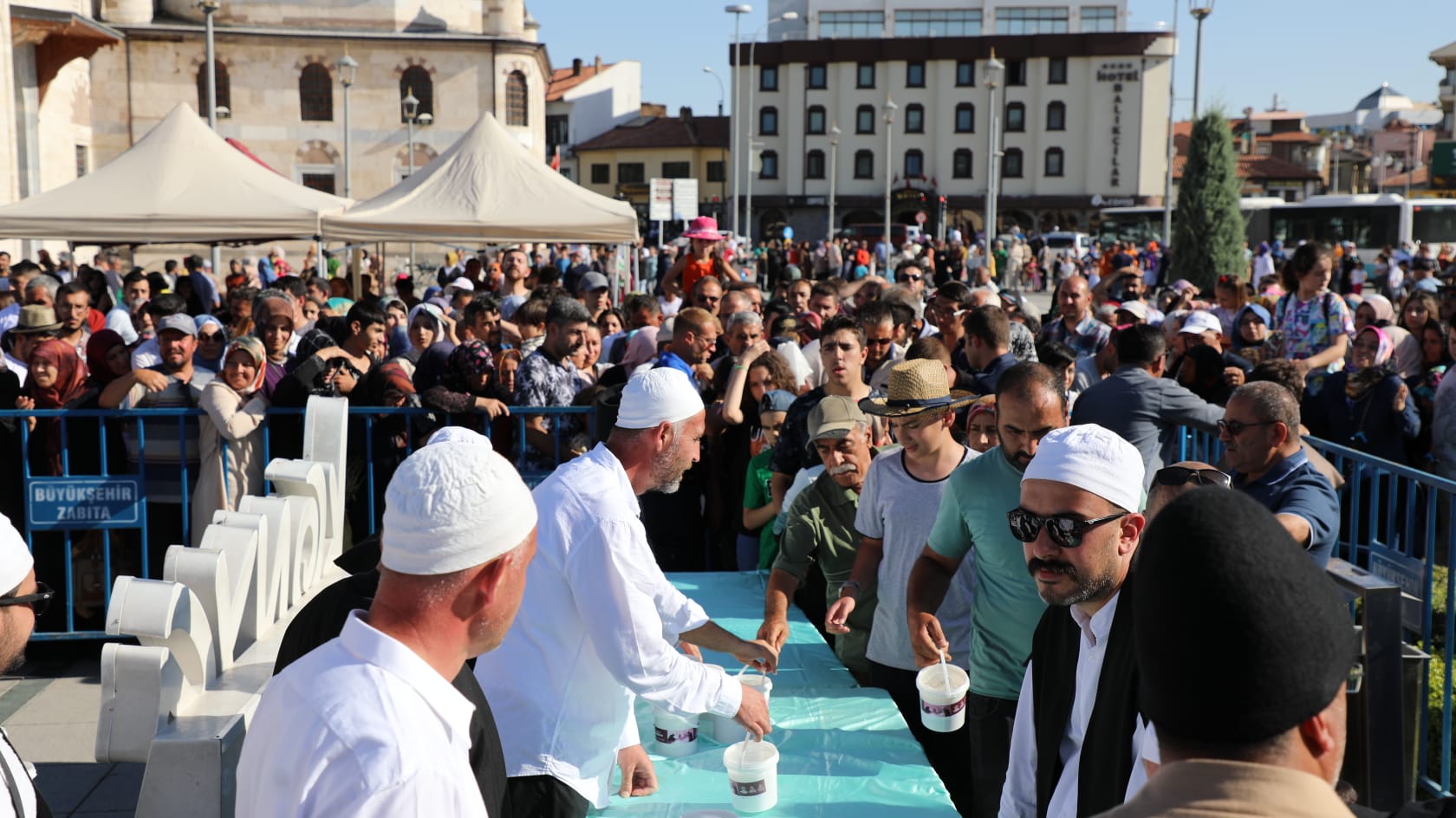 KONYA’DA AŞURE GELENEĞİ “HUZUR-I PİR’DE AŞURE” PROGRAMIYLA YAŞATILDI