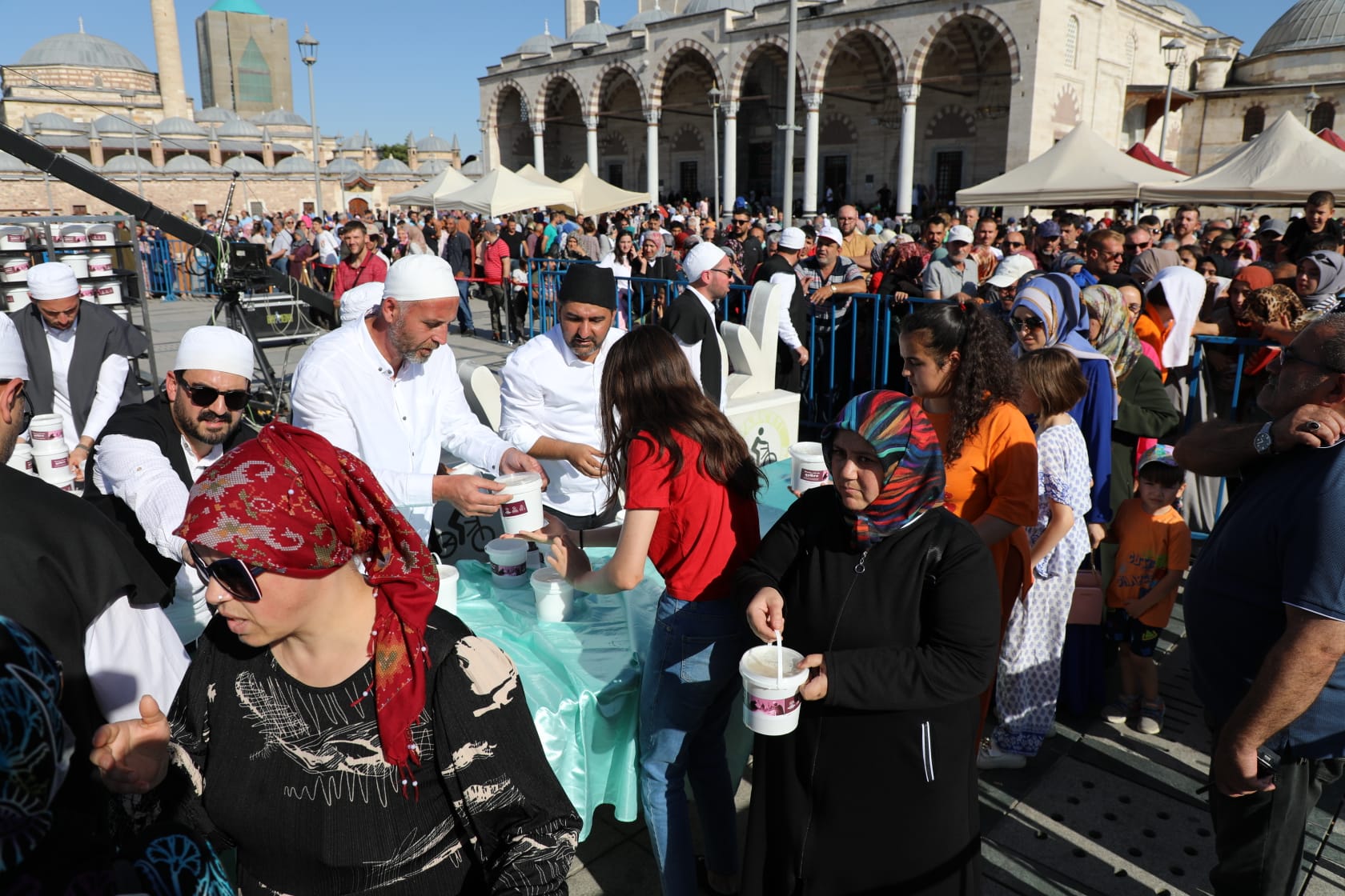 KONYA’DA AŞURE GELENEĞİ “HUZUR-I PİR’DE AŞURE” PROGRAMIYLA YAŞATILDI