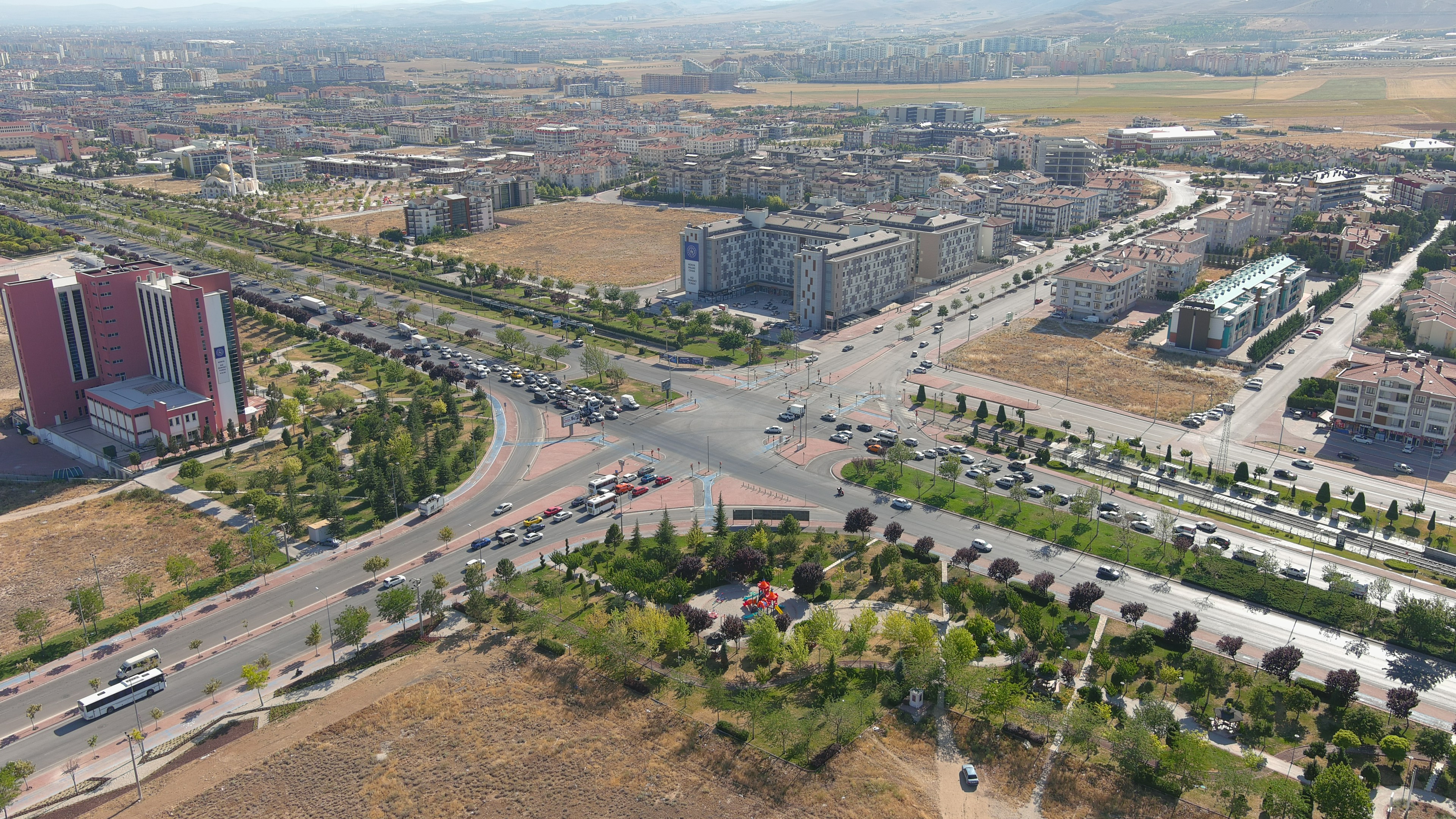 BAŞKAN ALTAY: “FIRAT CADDESİ KÖPRÜLÜ KAVŞAĞI YAPIM ÇALIŞMALARINA BAŞLIYORUZ”