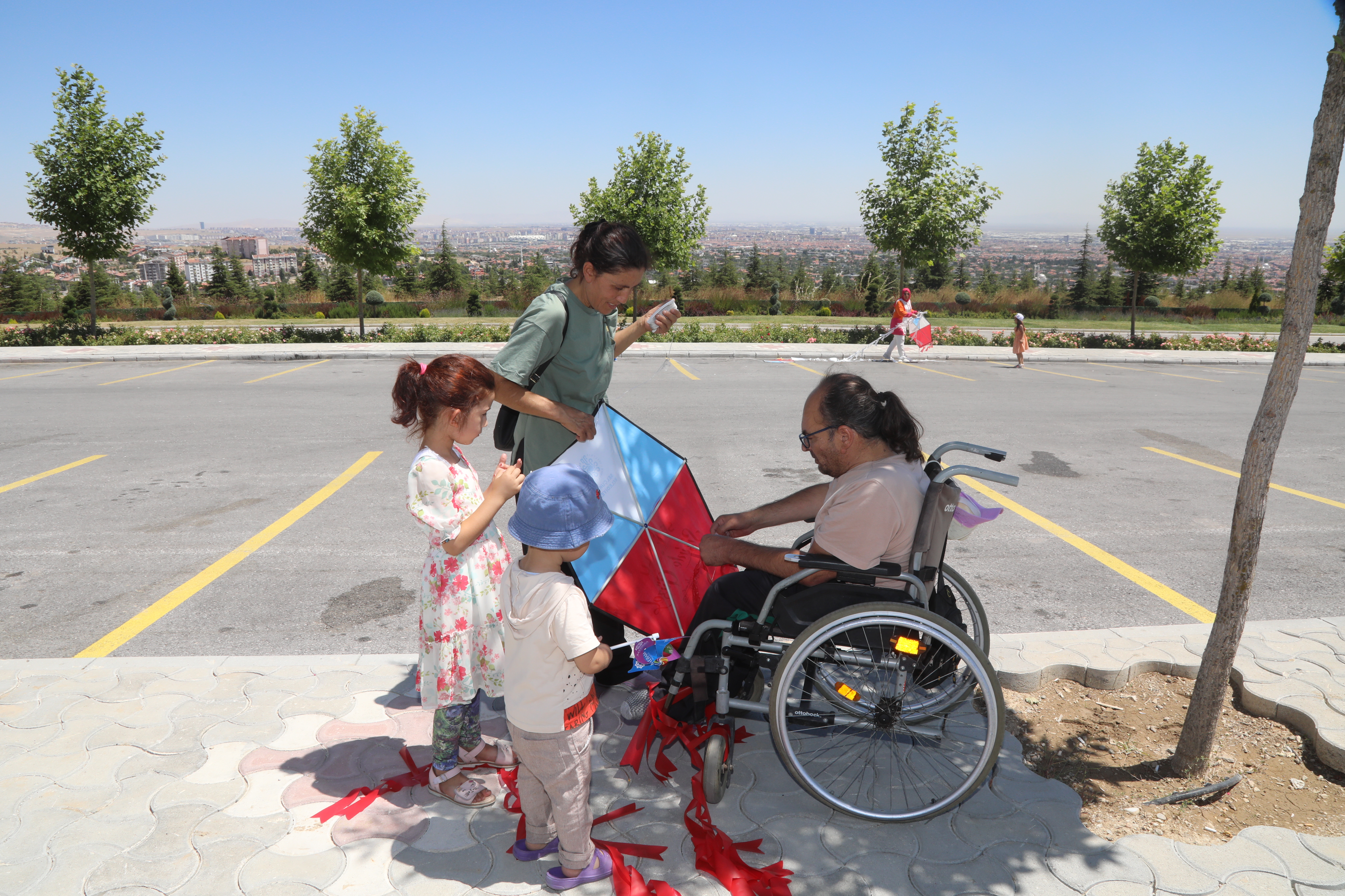 KONYA BÜYÜKŞEHİR’DEN ENGELLİLER İÇİN “UÇURTMA ŞENLİĞİ”