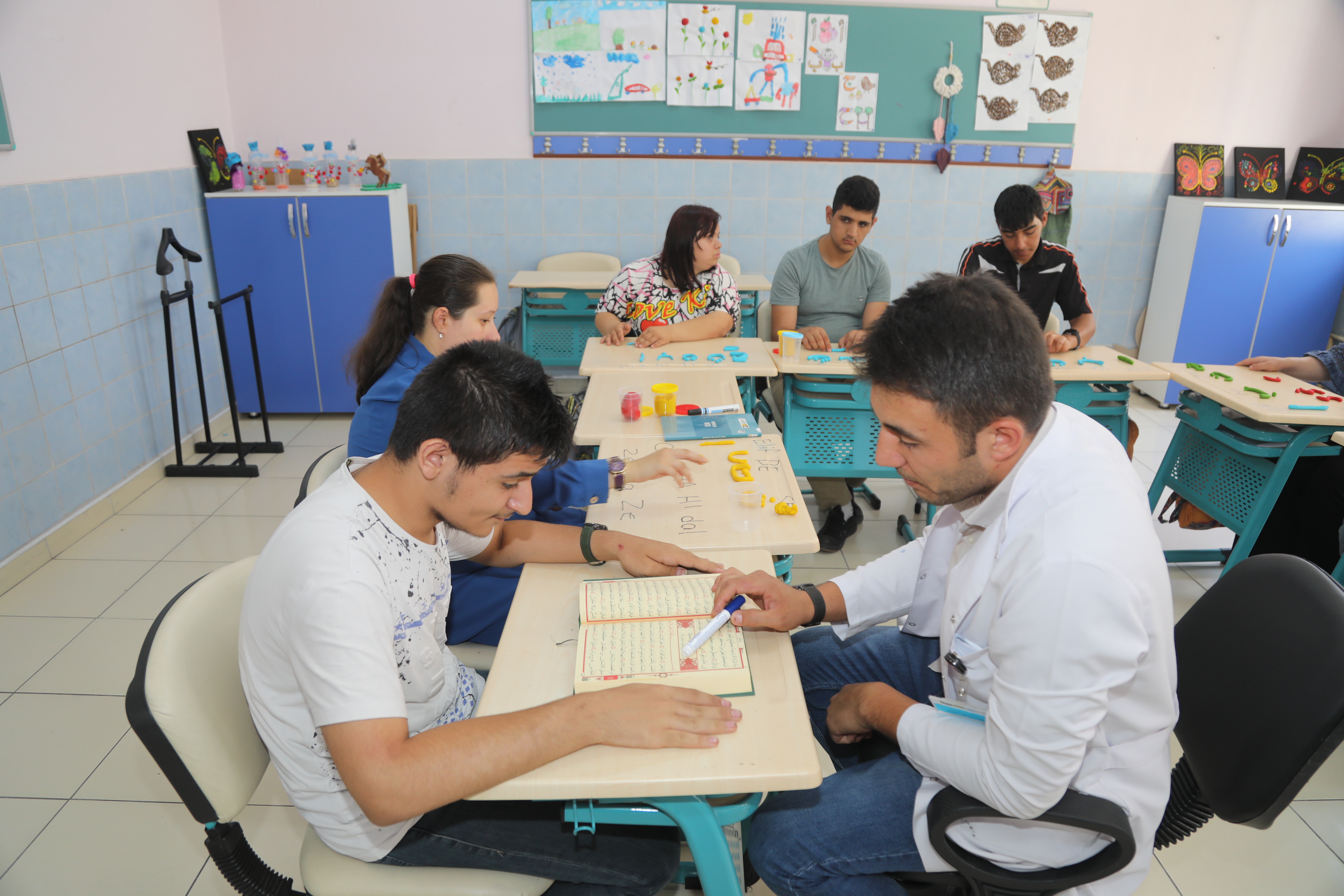 “ÖZEL GENÇ KOMEK” ÖZEL ÖĞRENCİLERİN GELİŞİMİNE KATKI SAĞLIYOR