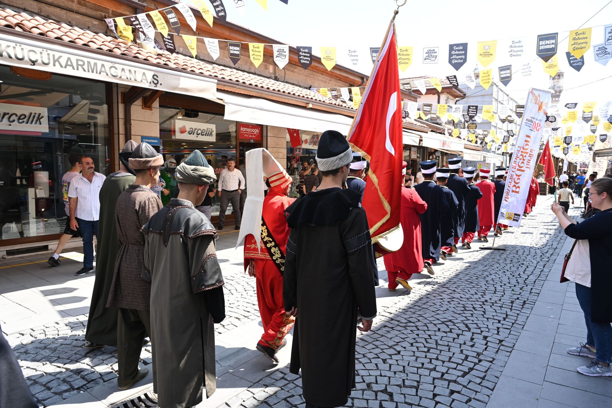 2. “TARİHİ BEDESTEN ALIŞVERİŞ GÜNLERİ” BÜYÜK COŞKUYLA BAŞLADI