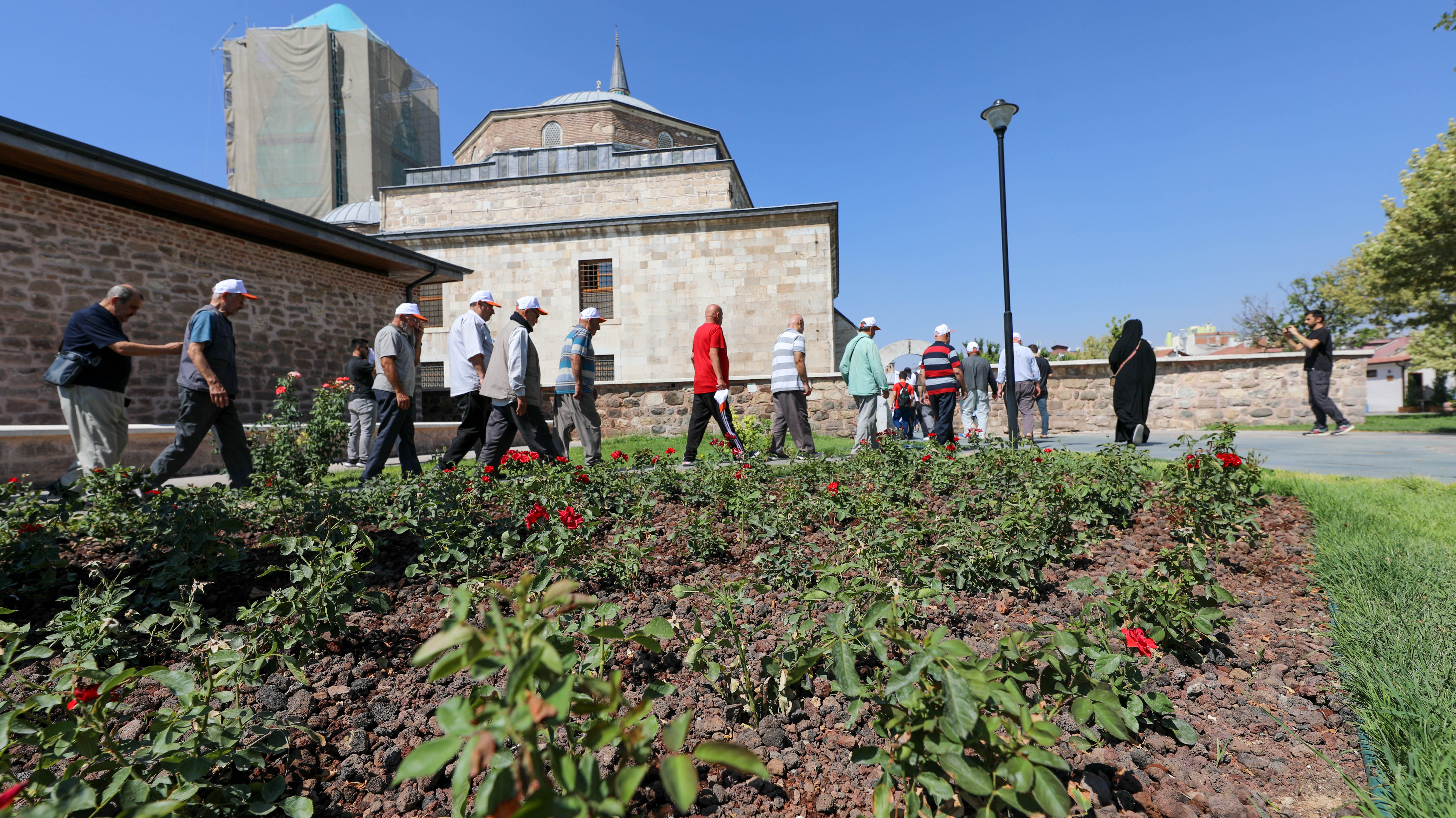 KONYA BÜYÜKŞEHİR HUZUREVİ SAKİNLERİNE MORAL OLDU