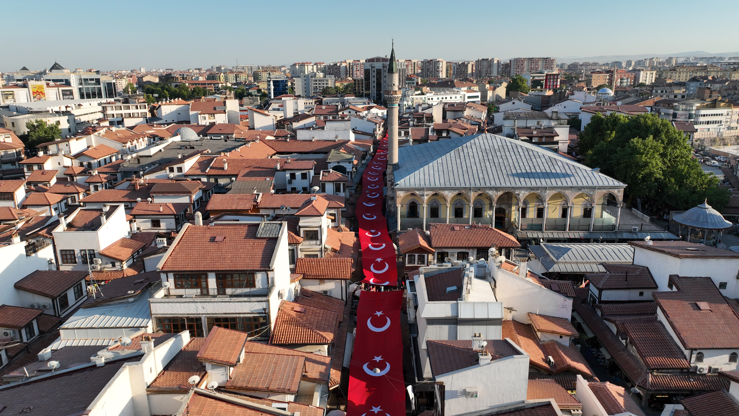 BAŞKAN ALTAY II. TARİHİ BEDESTEN ALIŞVERİŞ GÜNLERİ’NE KATILAN HERKESE TEŞEKKÜR ETTİ