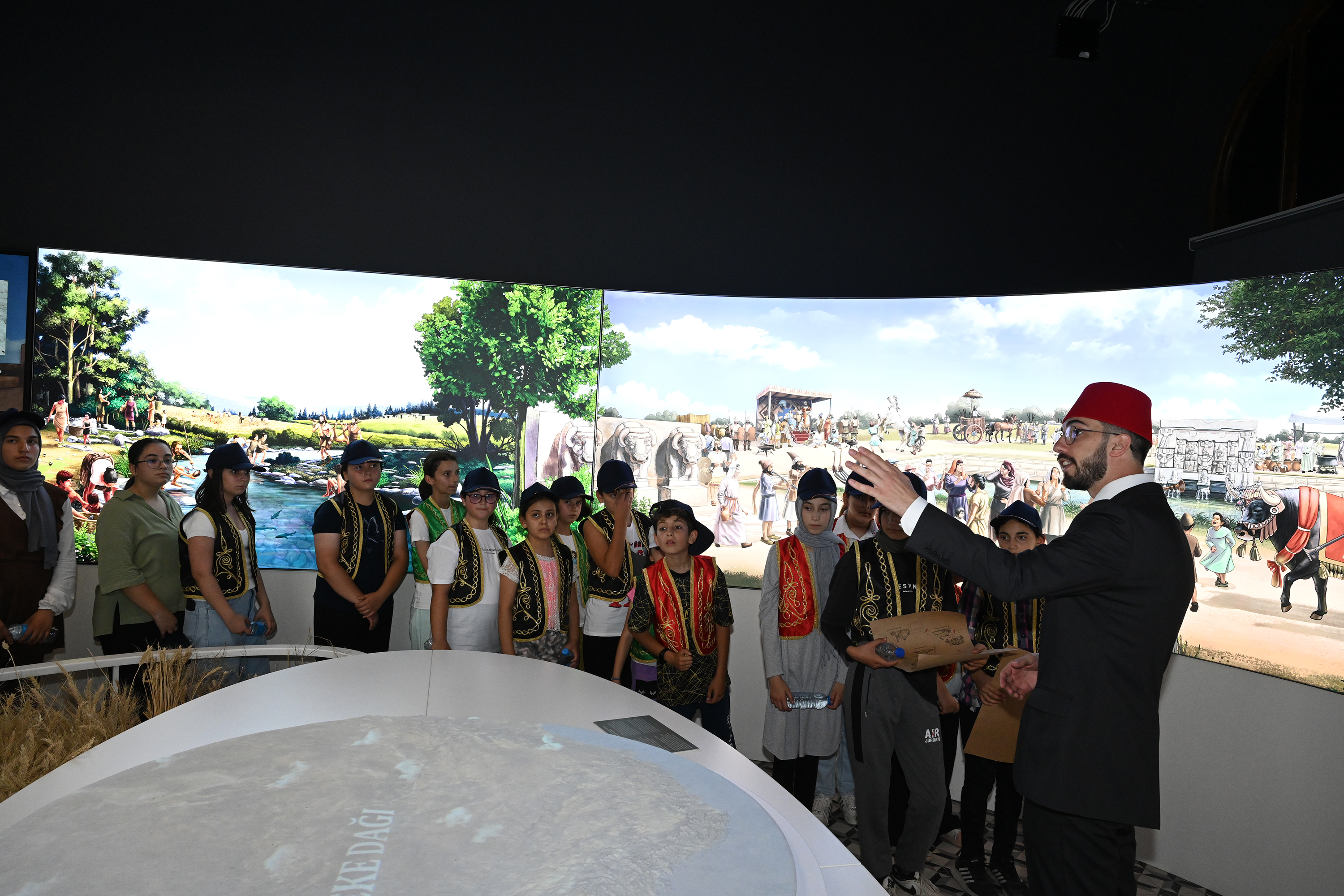 GENÇ KOMEK ÖĞRENCİLERİ KONYA’NIN TARİHİ ŞAHSİYETLERİNİ YAKINDAN TANIDI