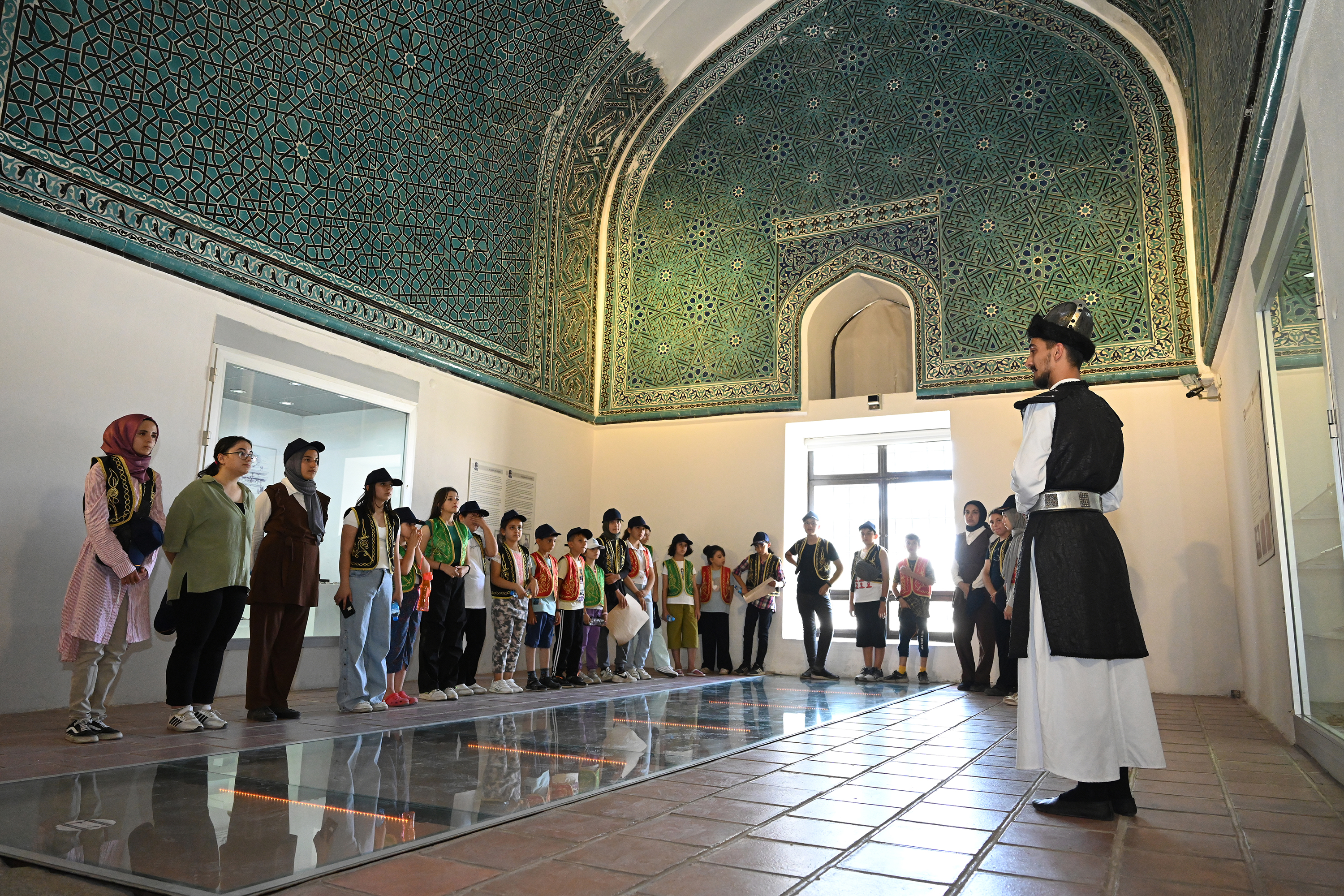GENÇ KOMEK ÖĞRENCİLERİ KONYA’NIN TARİHİ ŞAHSİYETLERİNİ YAKINDAN TANIDI