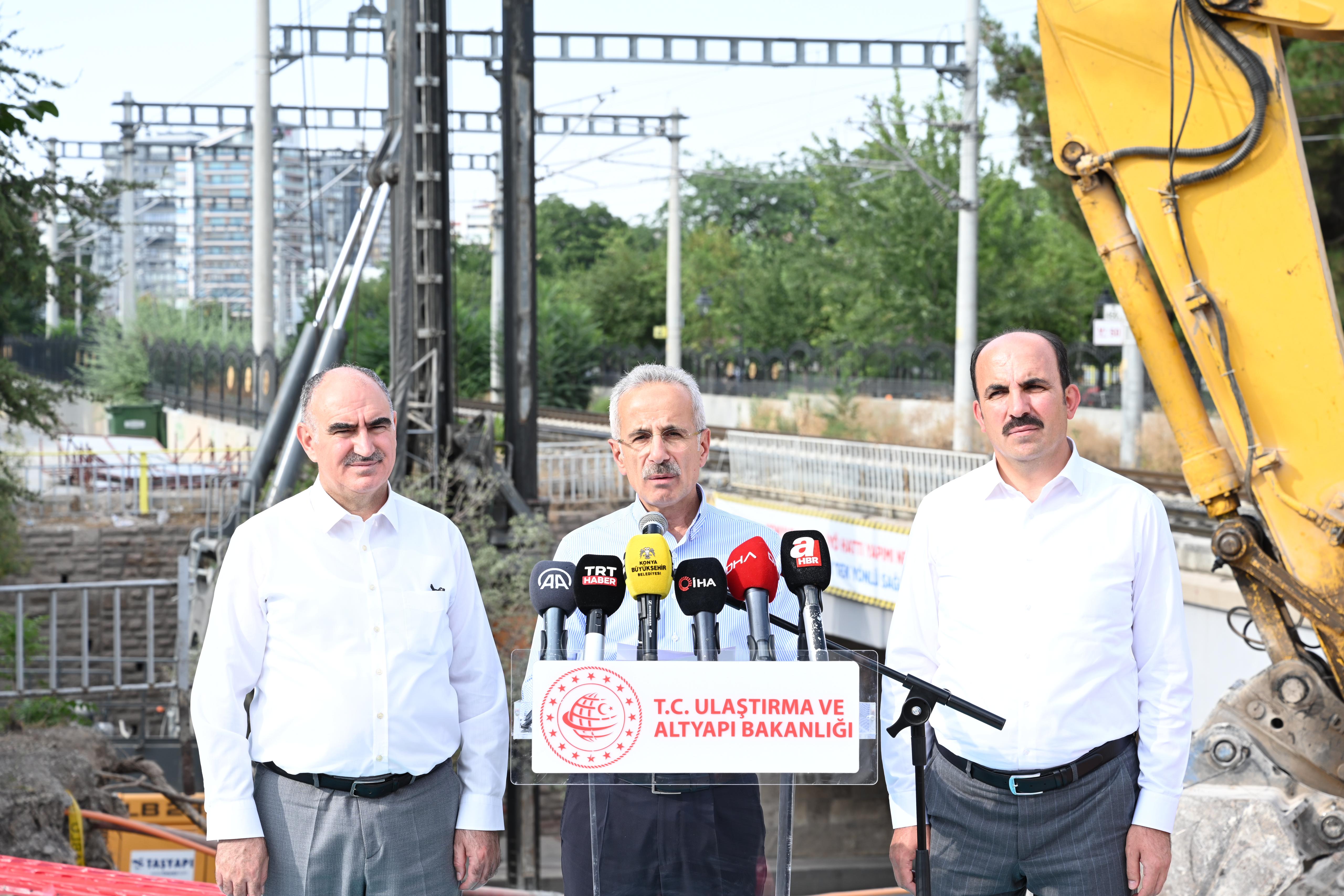 BAKAN URALOĞLU: “KONYA BÜYÜKŞEHİR İLE İŞ BİRLİĞİMİZİN TÜM ŞEHİRLERE ÖRNEK OLMASINI DİLİYORUM”