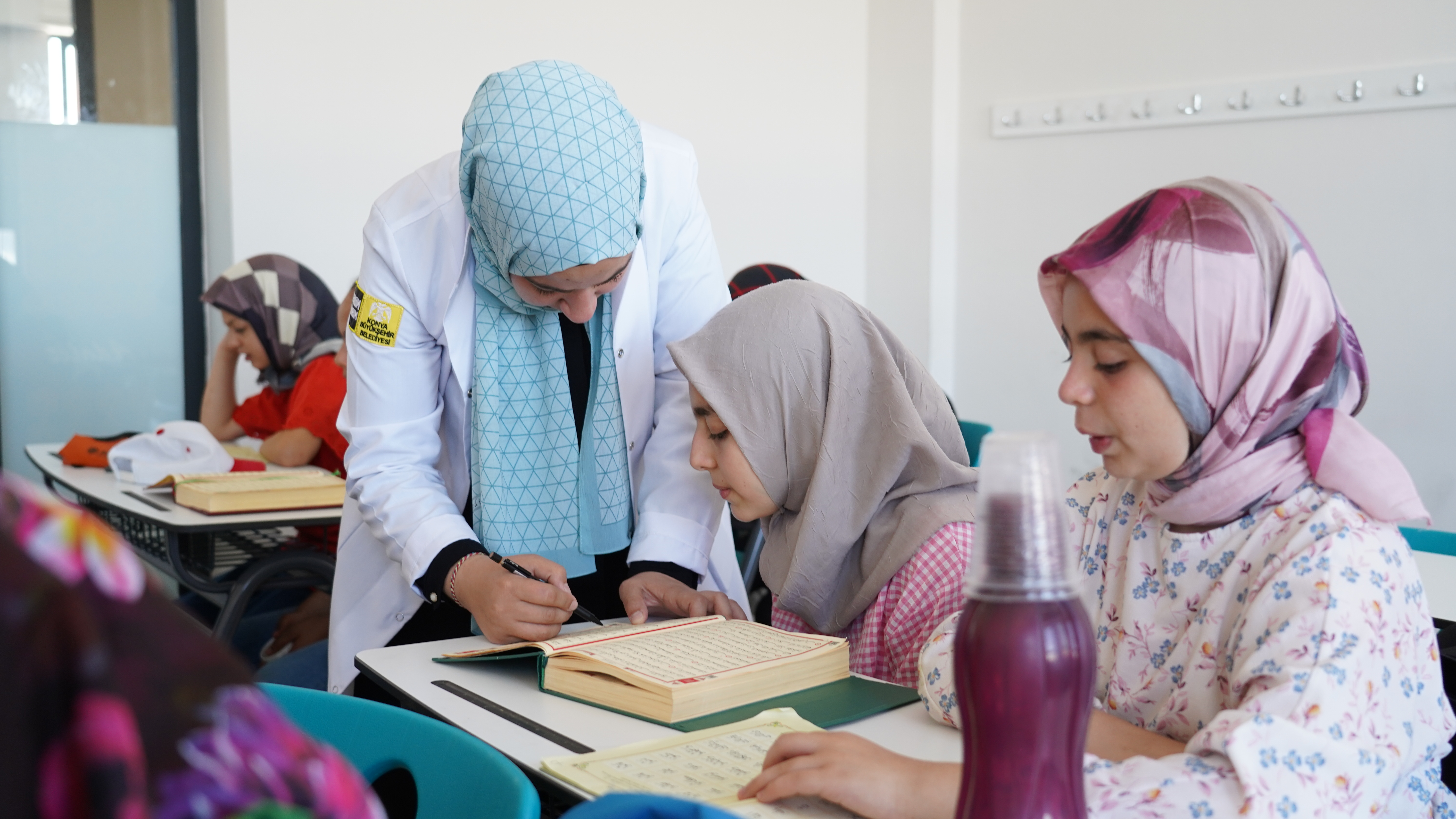 BİLGEHANELER TOPLUMSAL VE AHLAKİ DUYARLILIĞI YÜKSEK NESİL İÇİN ÇALIŞIYOR