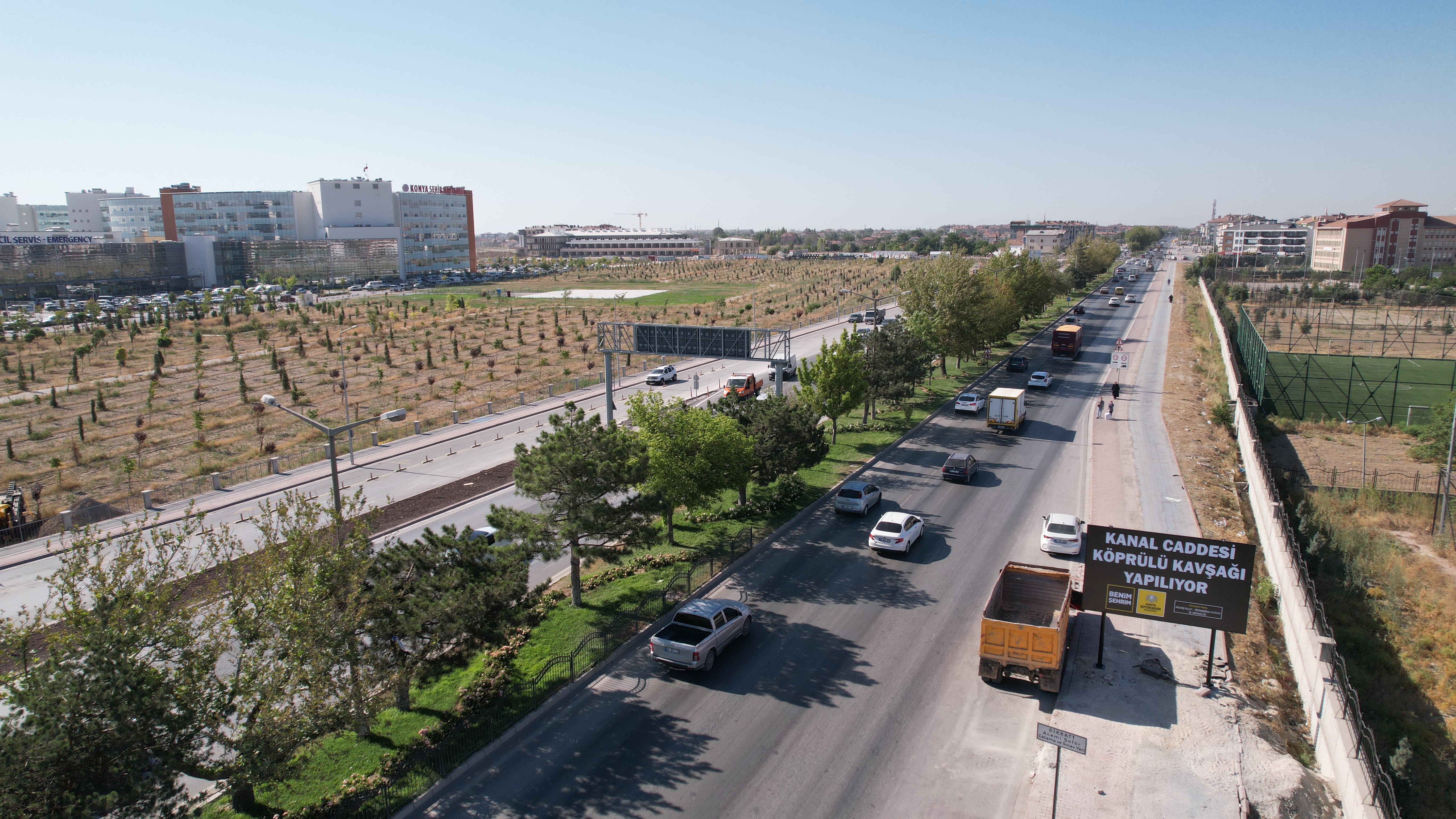 ŞEHİR HASTANESİ ÖNÜNDE KÖPRÜLÜ KAVŞAK ÇALIŞMALARINA BAŞLANDI
