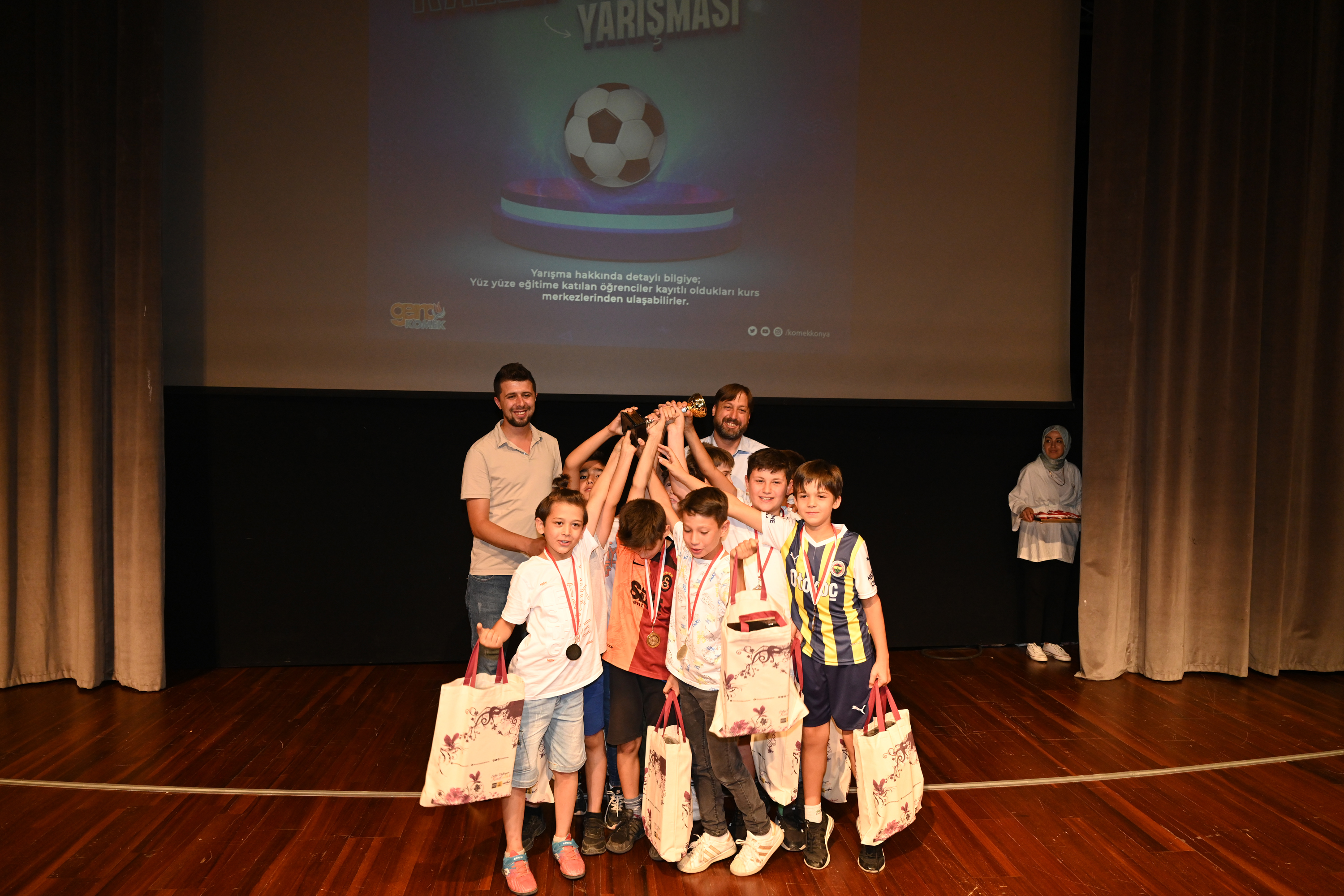 GENÇ KOMEK YAZ OKULU KAPSAMINDAKİ YARIŞMALARDA ÖDÜLLER SAHİPLERİNİ BULDU