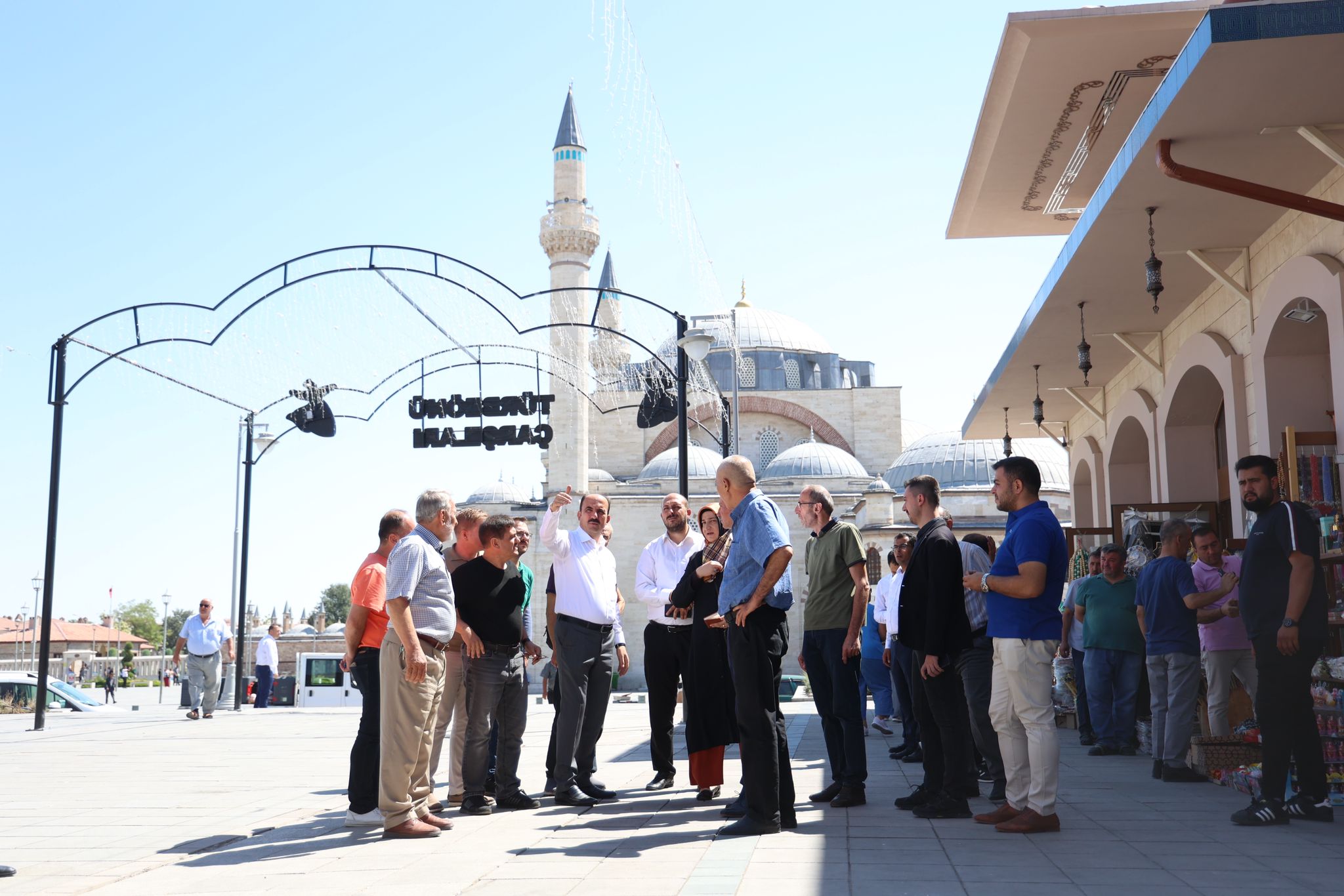 BAŞKAN ALTAY TÜRBEÖNÜ ÇARŞILARINDA ESNAFLA BULUŞTU