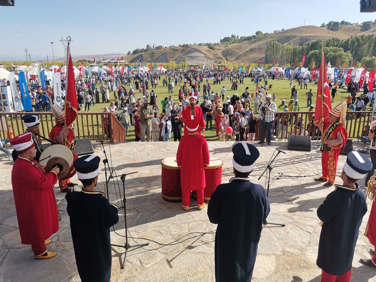 KONYA BÜYÜKŞEHİR MALAZGİRT ZAFERİ'NİN 952. YIL DÖNÜMÜ COŞKUSUNA EŞLİK EDİYOR