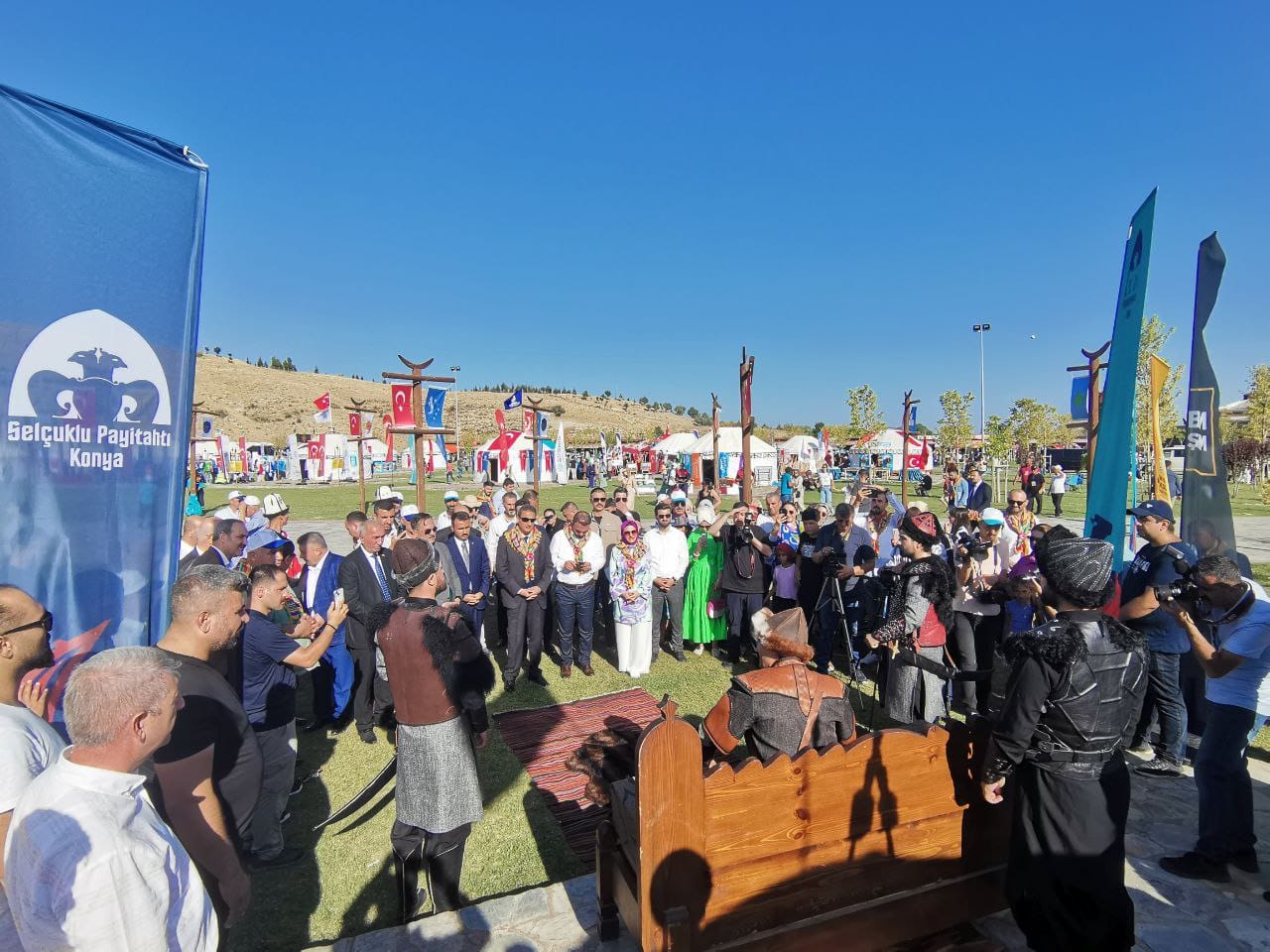KONYA BÜYÜKŞEHİR MALAZGİRT ZAFERİ'NİN 952. YIL DÖNÜMÜ COŞKUSUNA EŞLİK EDİYOR