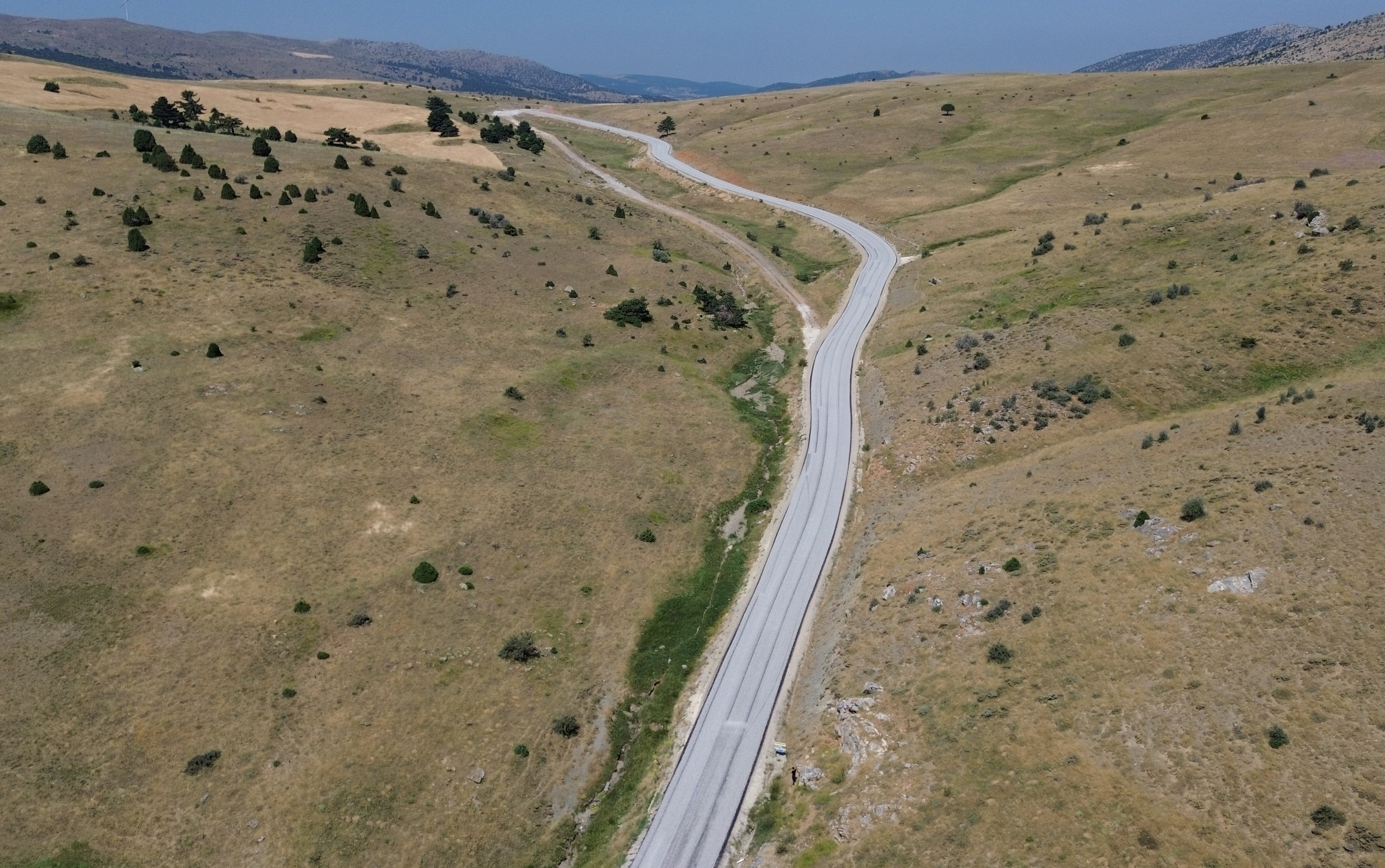 ILGIN’DA 10 KİLOMETRELİK MAHALLE YOLUNDA ÇALIŞMALAR TAMAMLANDI