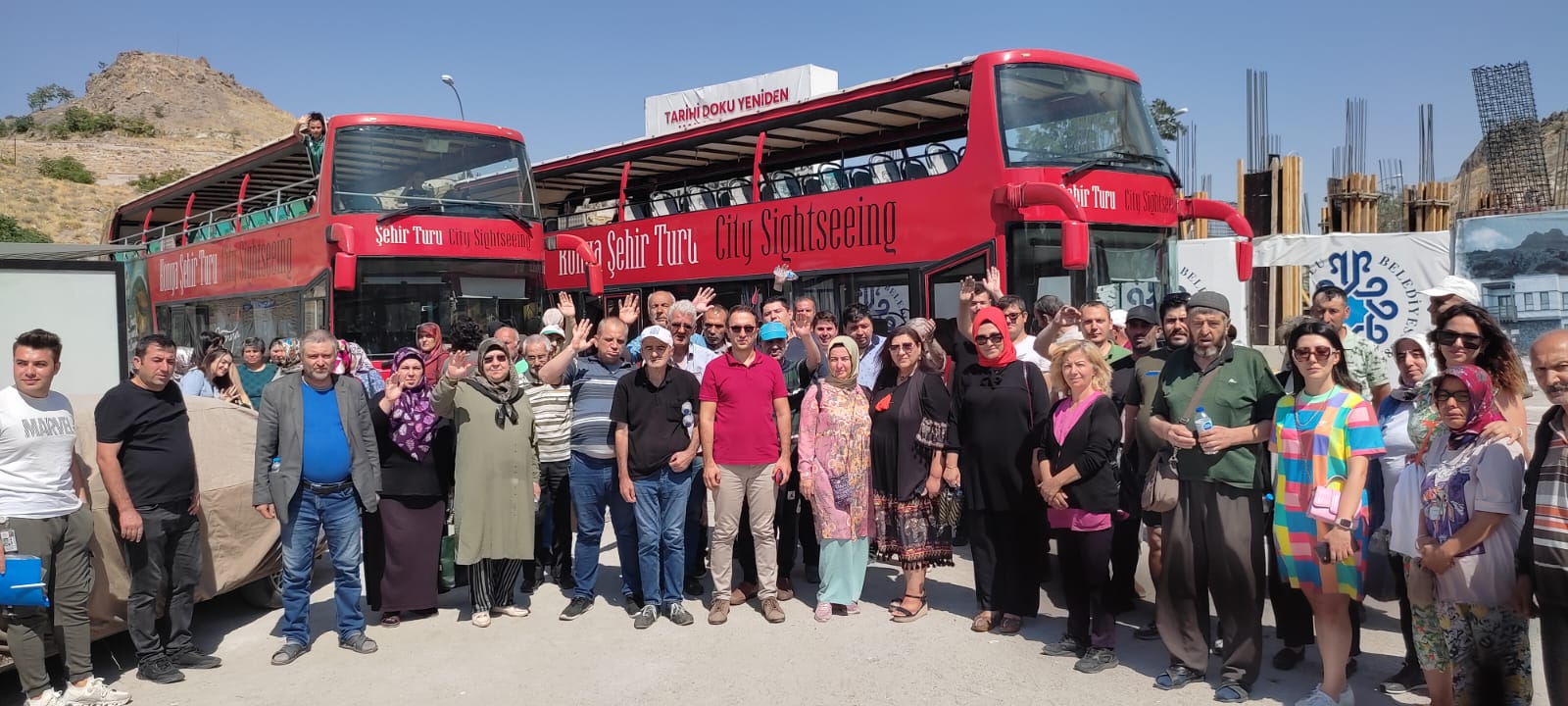 KONYA BÜYÜKŞEHİR’DEN ENGELLİLER İÇİN ŞEHİR TURU VE TİYATRO ETKİNLİĞİ