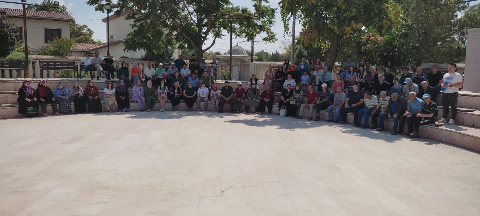 KONYA BÜYÜKŞEHİR’DEN ENGELLİLER İÇİN ŞEHİR TURU VE TİYATRO ETKİNLİĞİ