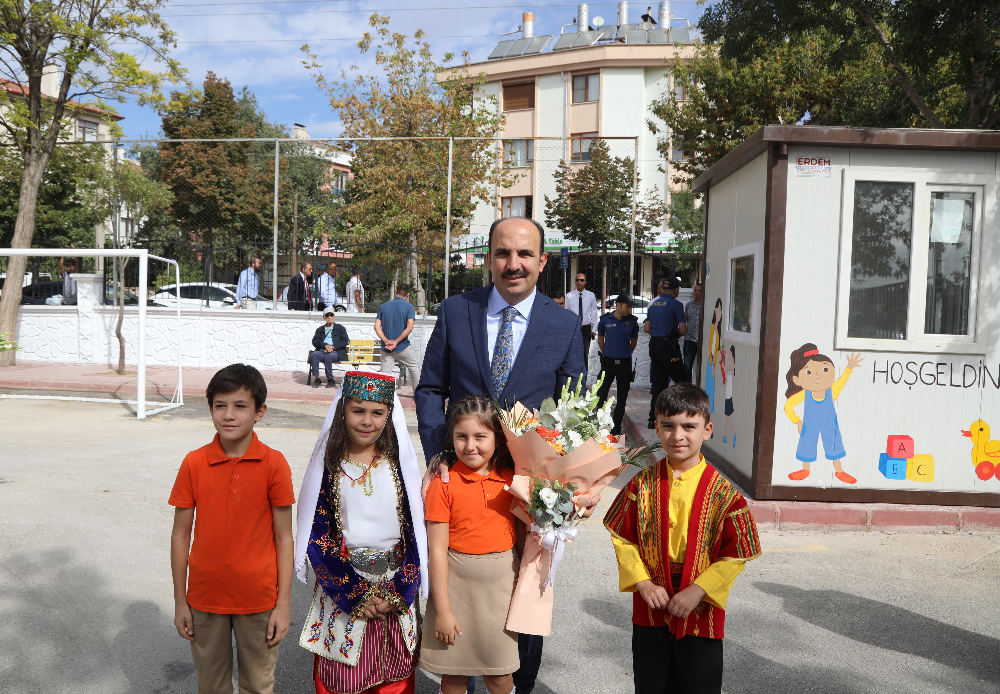 BAŞKAN ALTAY YENİ EĞİTİM-ÖĞRETİM YILI DOLAYISIYLA ÖĞRENCİLERLE BULUŞTU