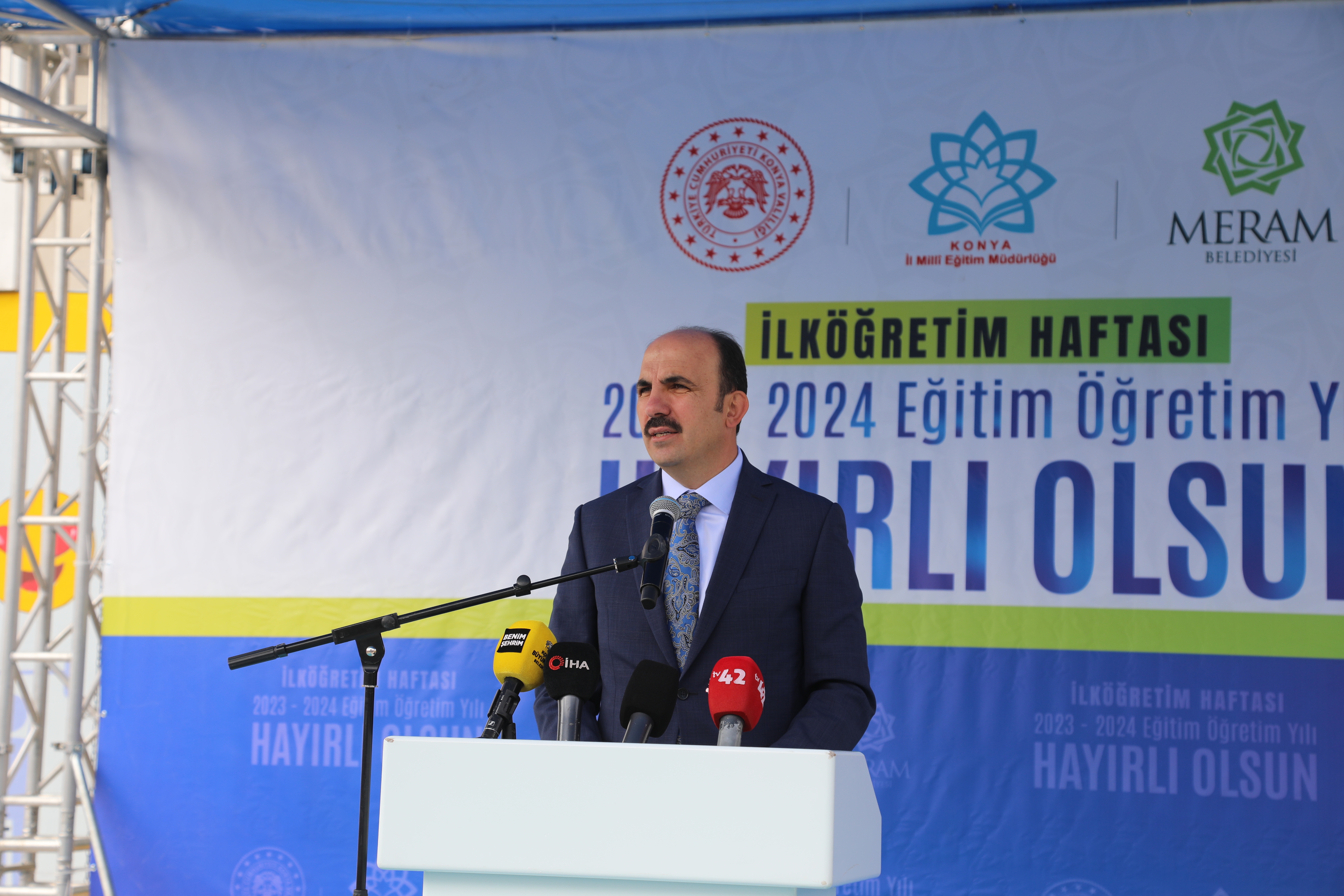 BAŞKAN ALTAY YENİ EĞİTİM-ÖĞRETİM YILI DOLAYISIYLA ÖĞRENCİLERLE BULUŞTU