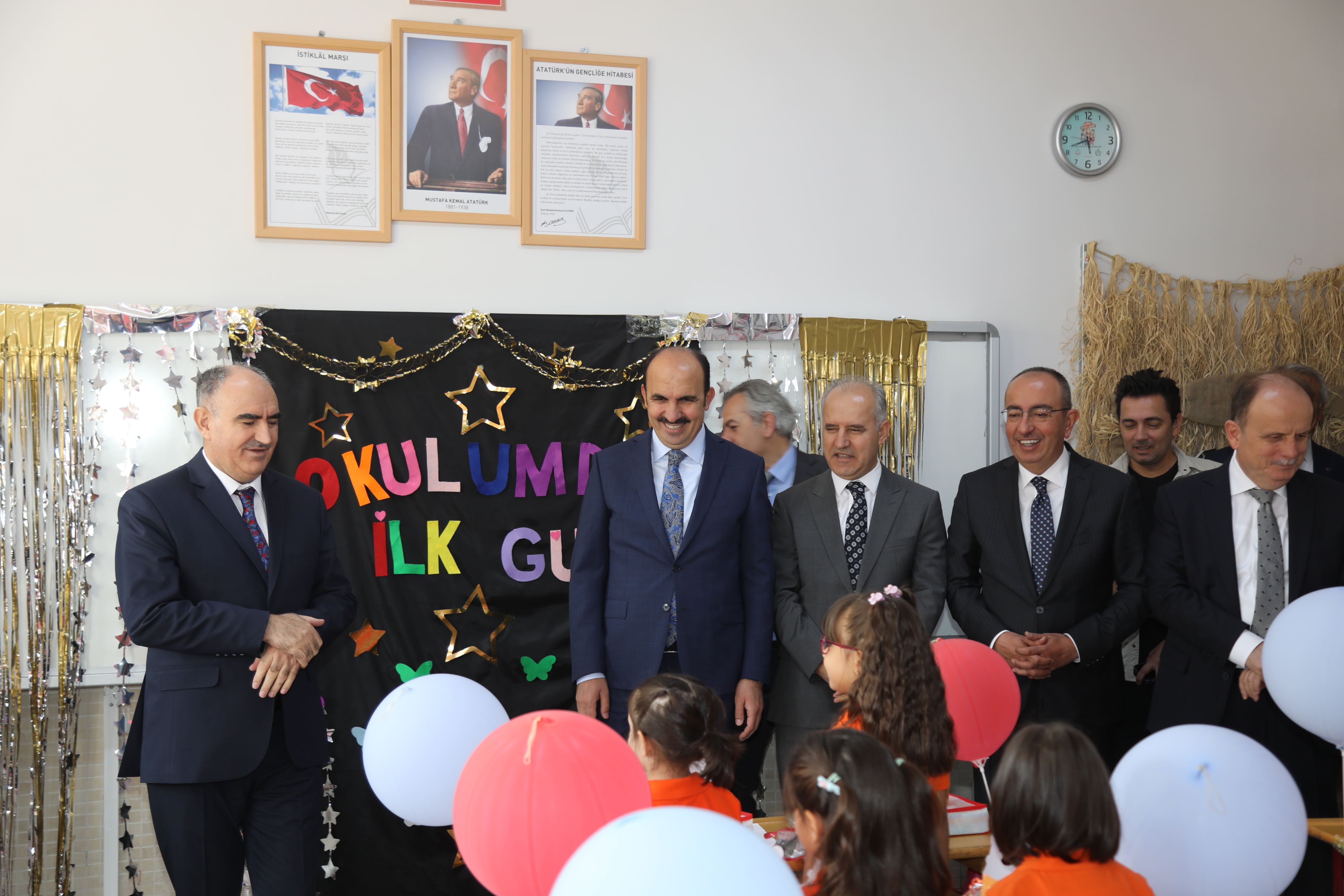 BAŞKAN ALTAY YENİ EĞİTİM-ÖĞRETİM YILI DOLAYISIYLA ÖĞRENCİLERLE BULUŞTU