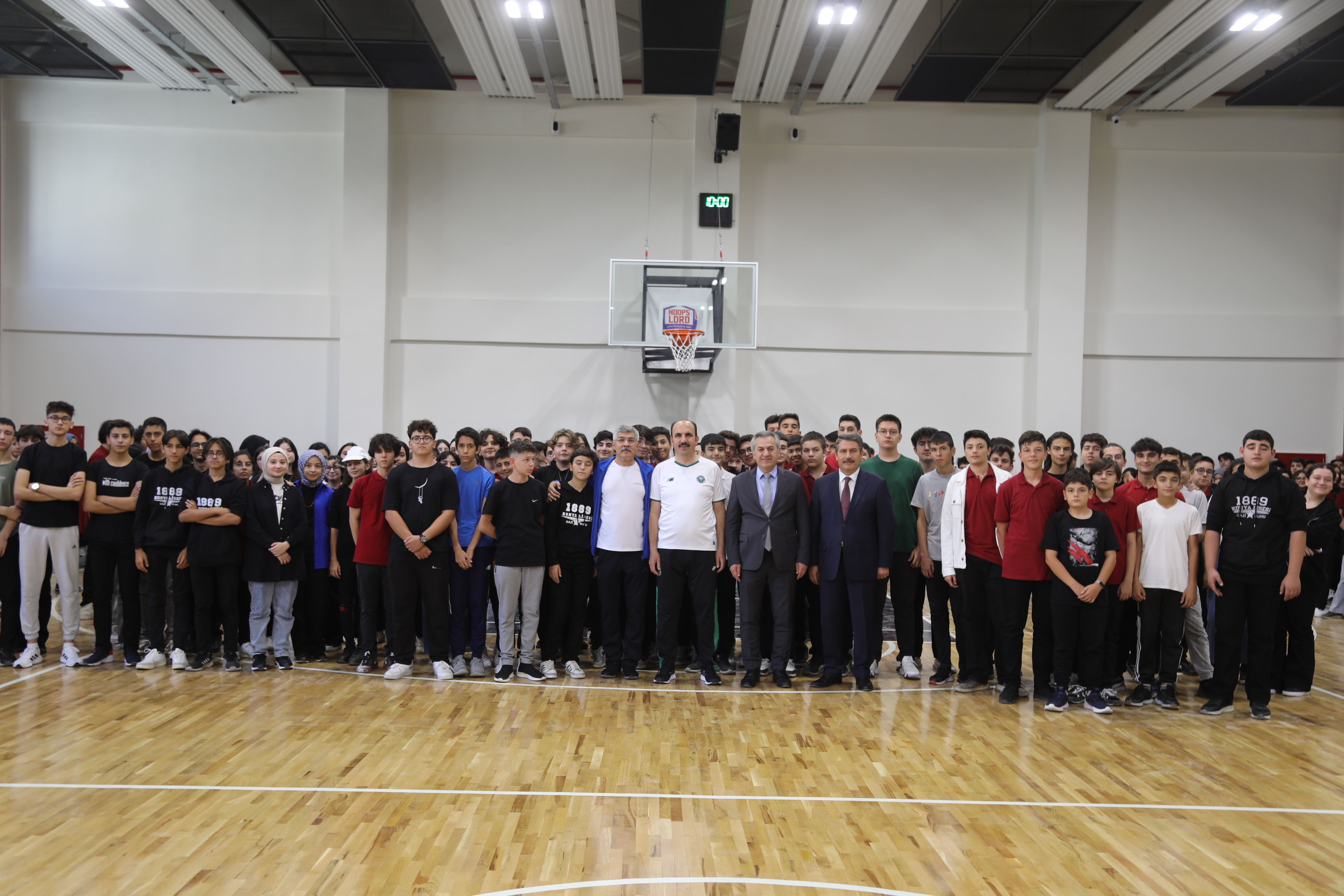 KONYA LİSESİ KONFERANS VE SPOR SALONU HİZMETE AÇILDI