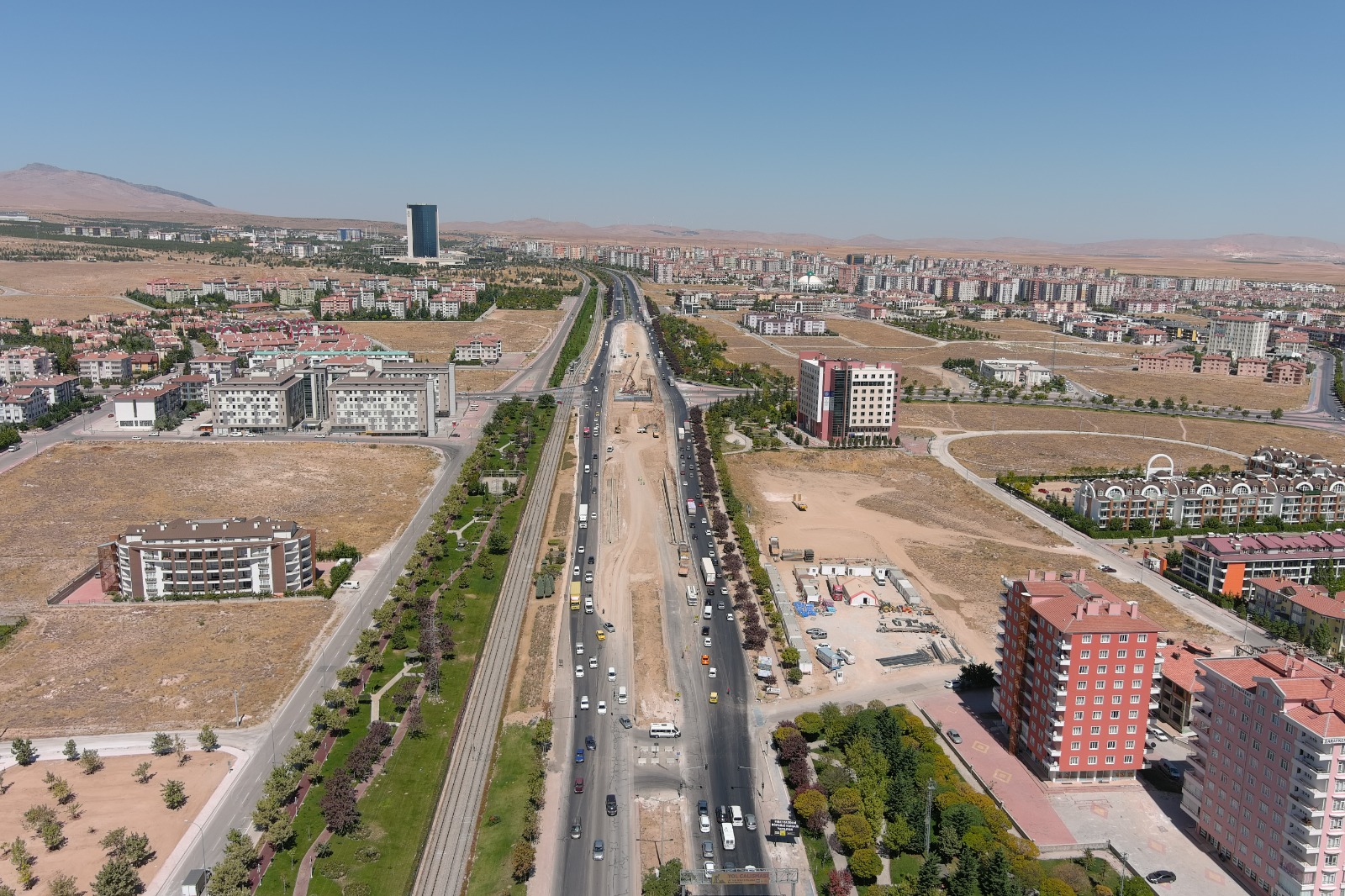 BAŞKAN ALTAY: “KONYA’NIN 4 NOKTASINDA DEVAM EDEN KÖPRÜLÜ KAVŞAKLARIN MALİYETİ 1 MİLYAR TL”